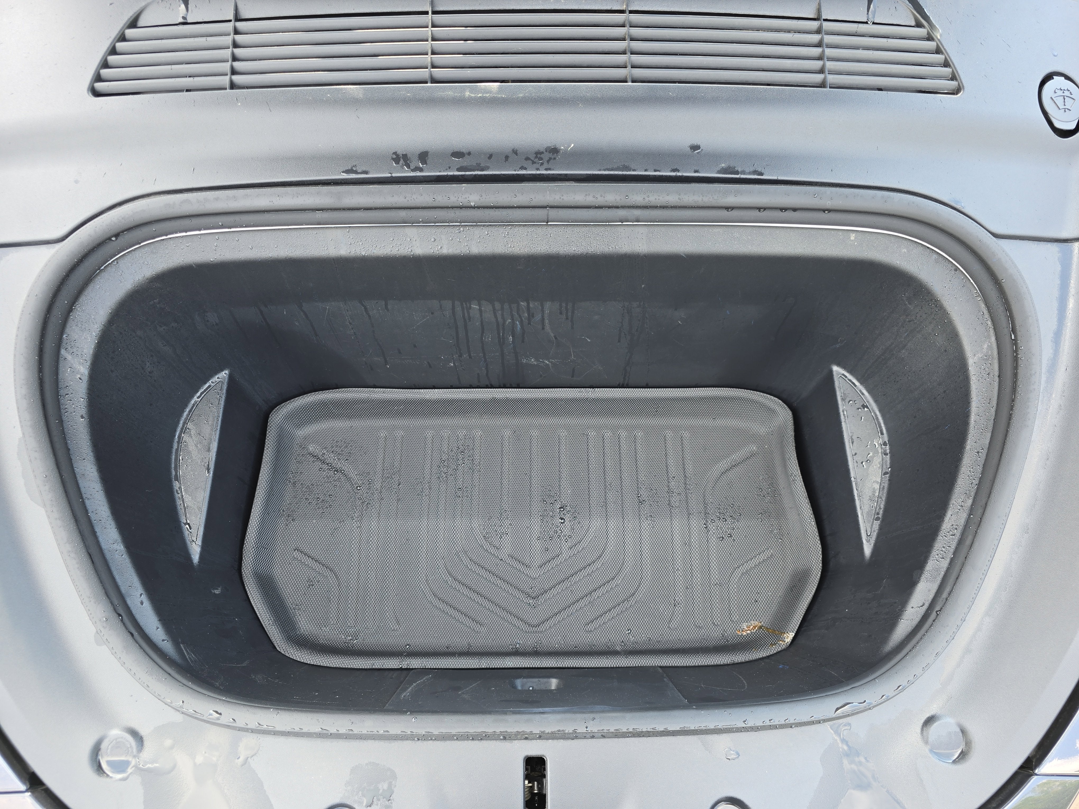 2024 Tesla Model Y Standard Range