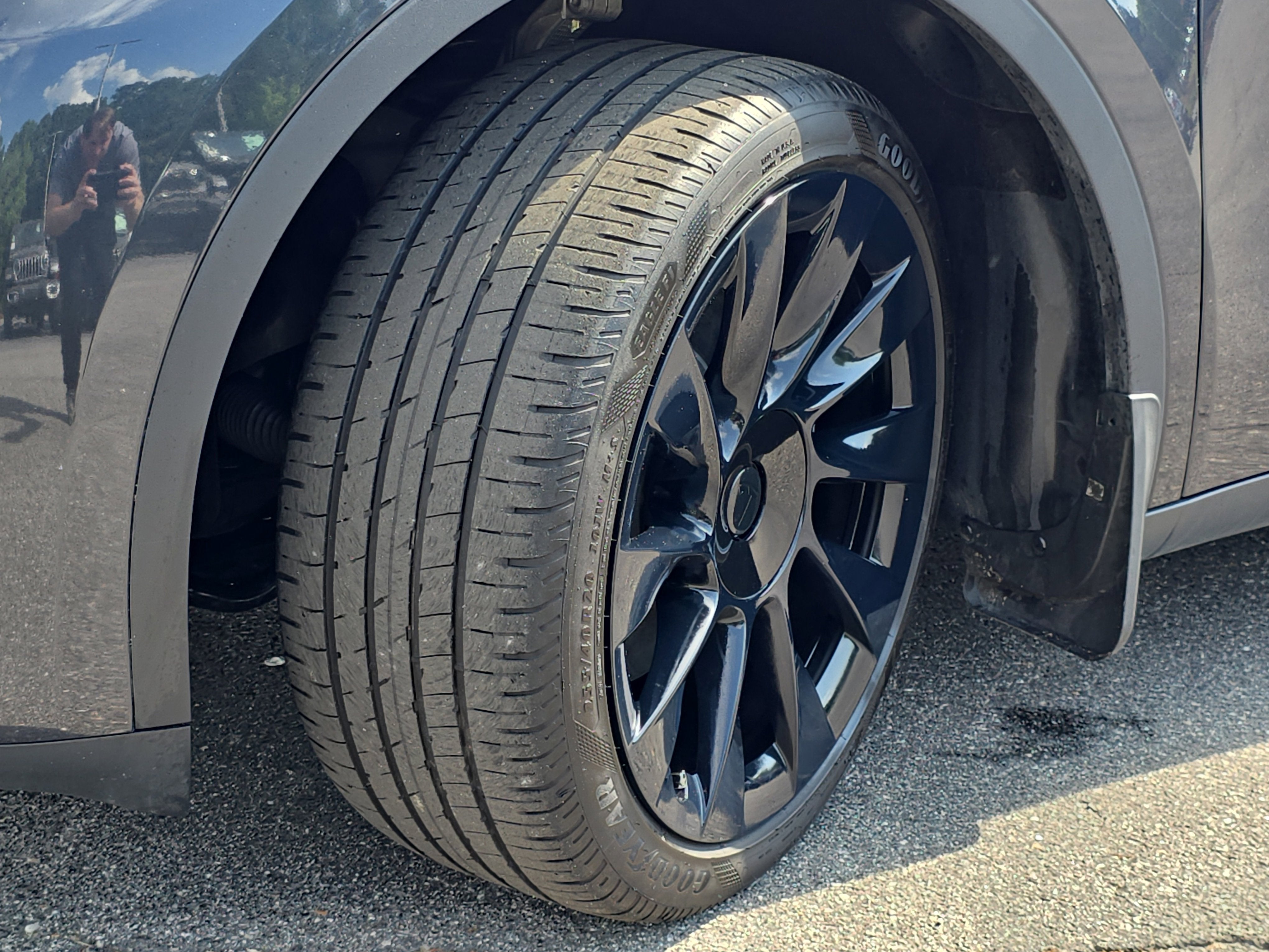 2024 Tesla Model Y Standard Range