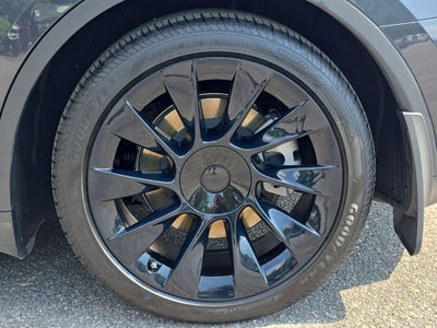 2024 Tesla Model Y Standard Range