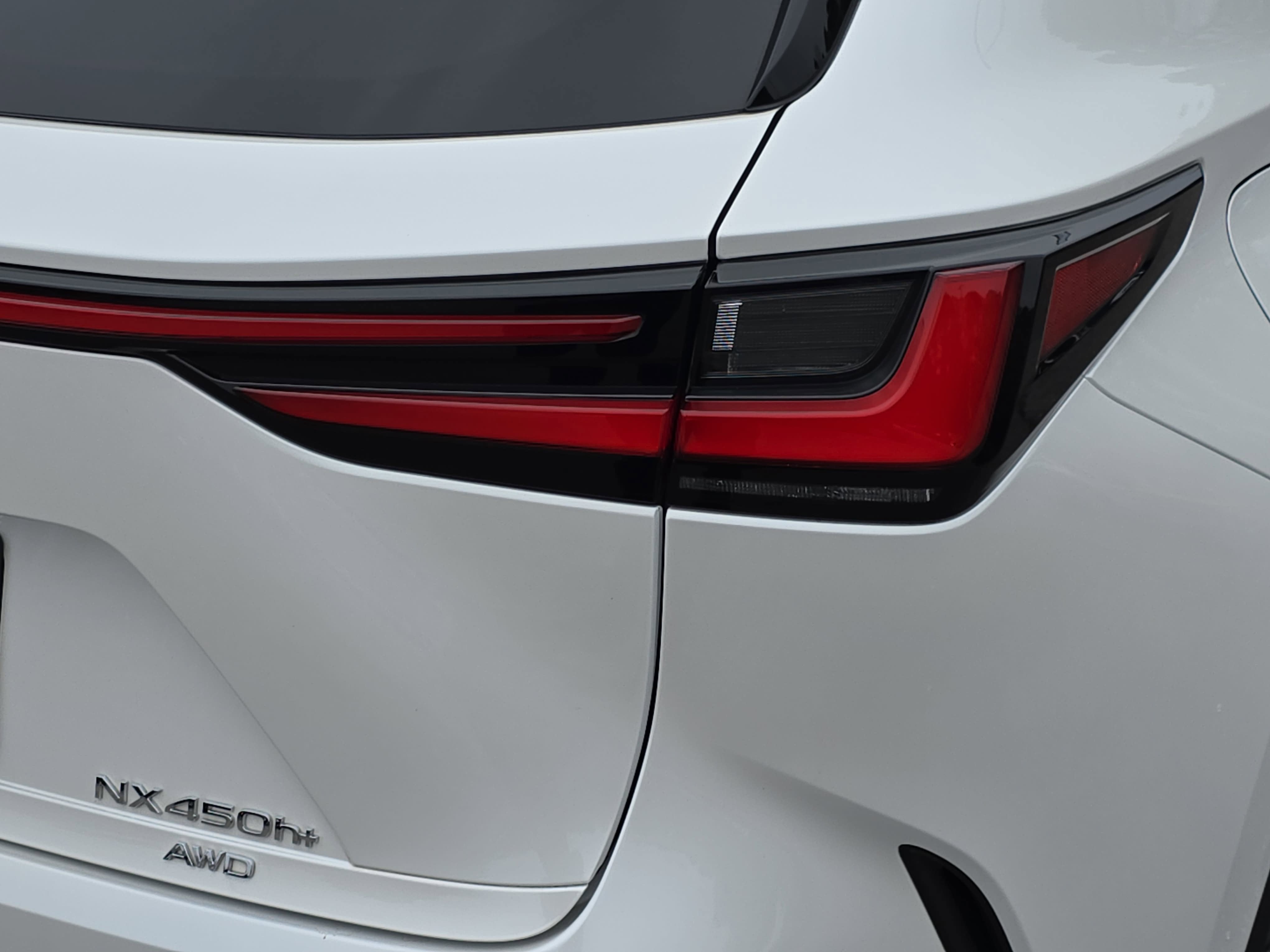 2024 Lexus NX NX 450h+ Luxury