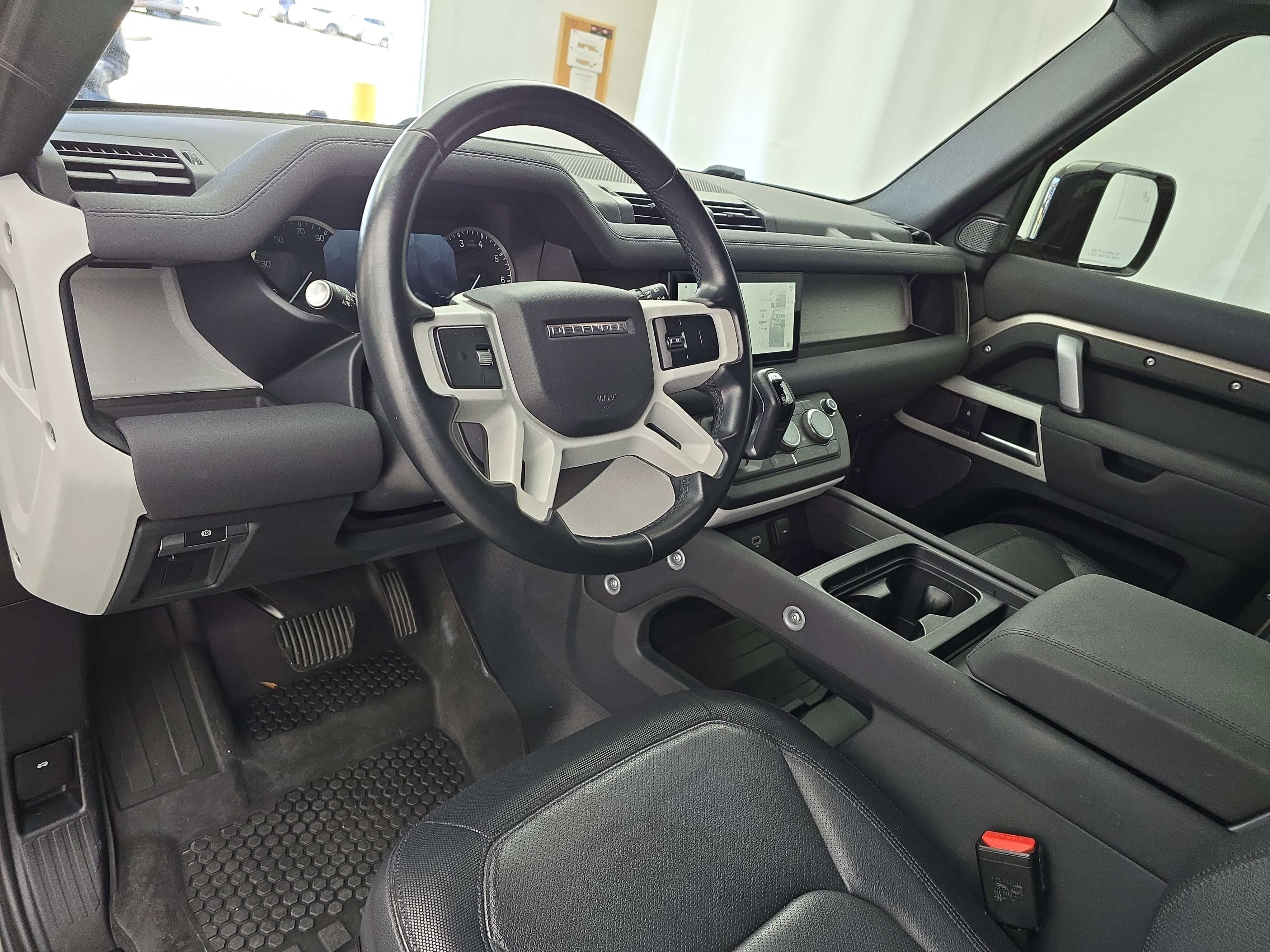 2023 Land Rover Defender X-Dynamic SE