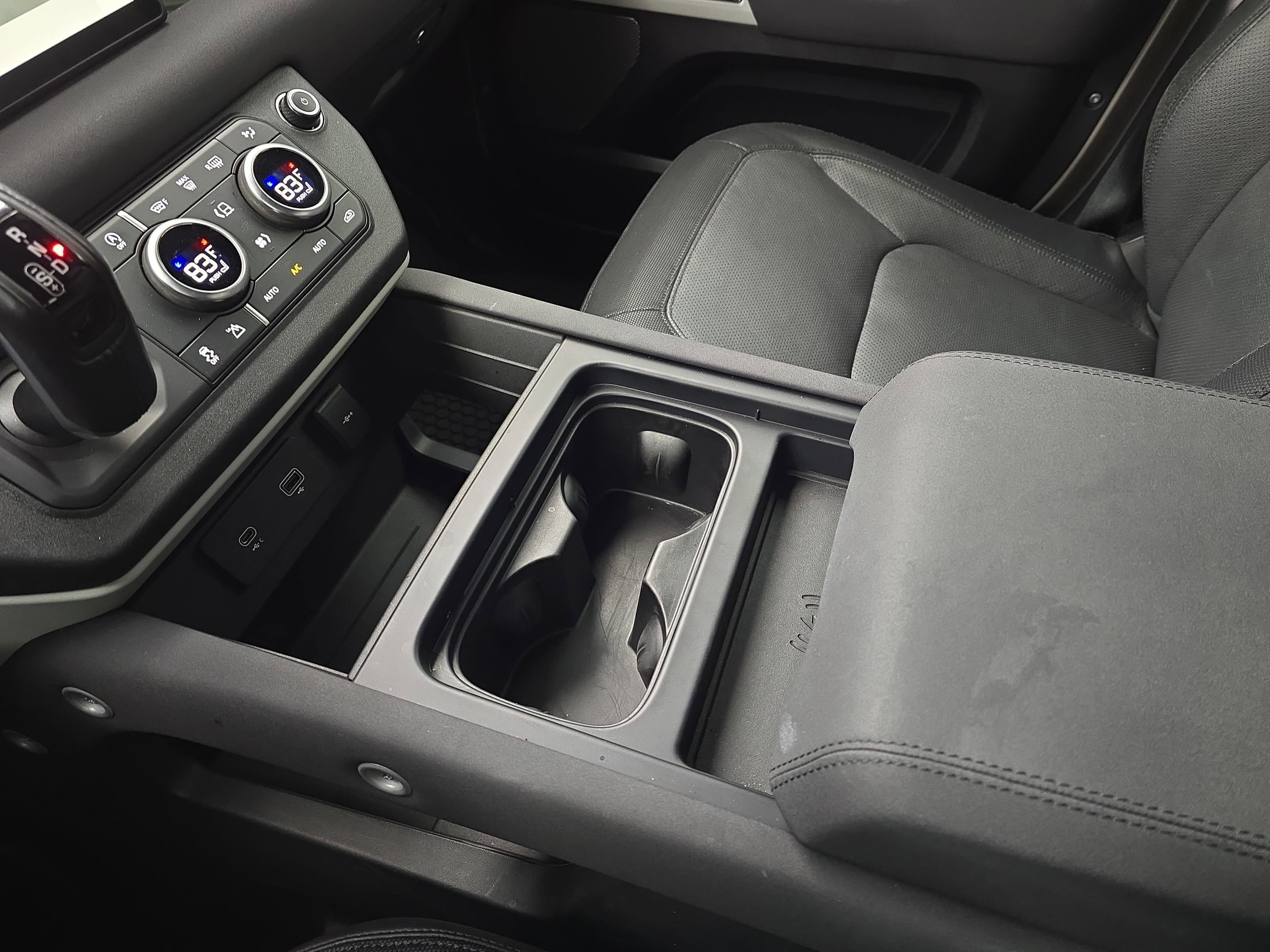 2023 Land Rover Defender X-Dynamic SE