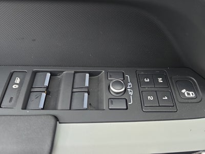 2023 Land Rover Defender X-Dynamic SE