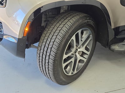 2023 Land Rover Defender X-Dynamic SE