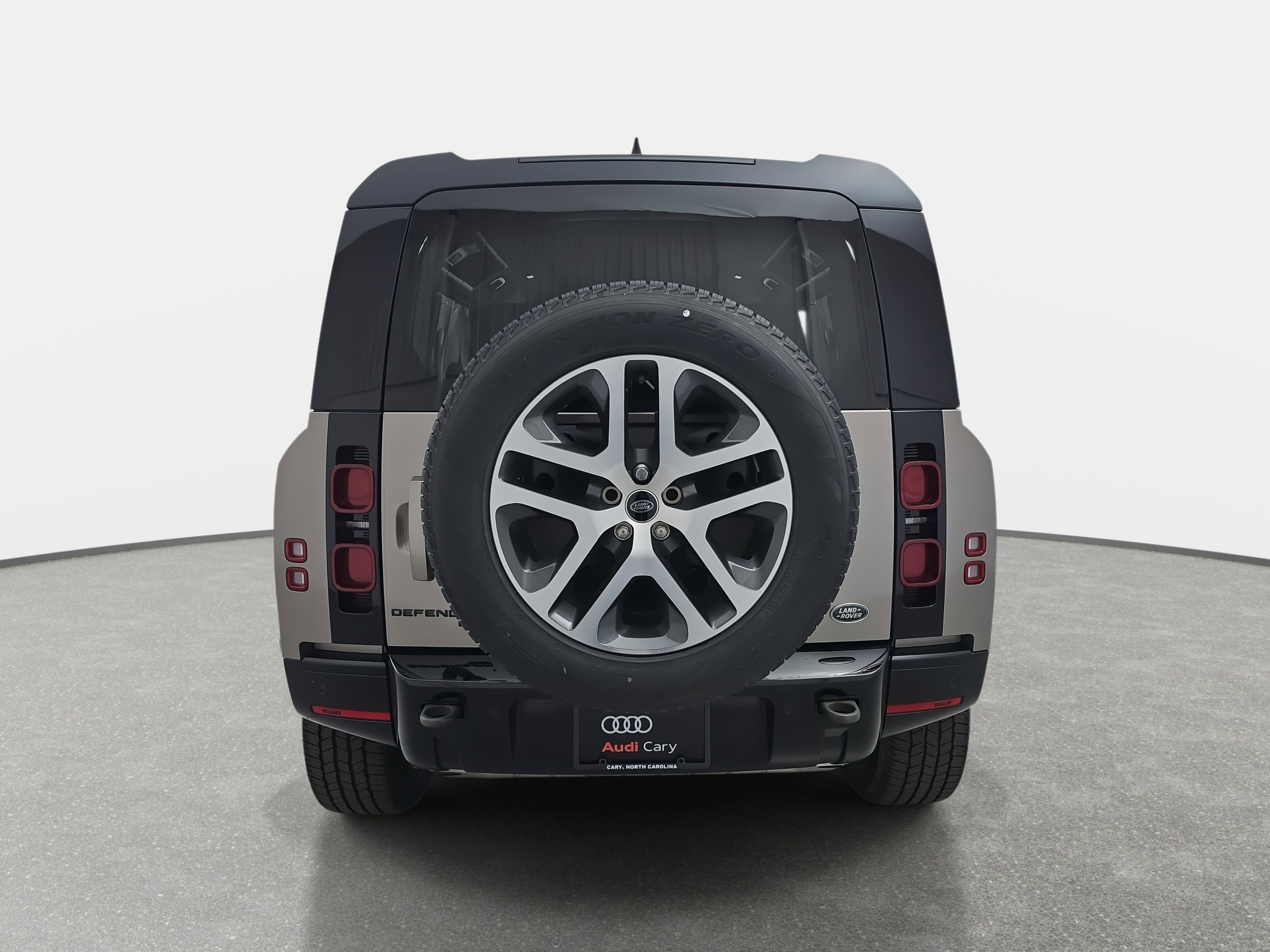 2023 Land Rover Defender X-Dynamic SE