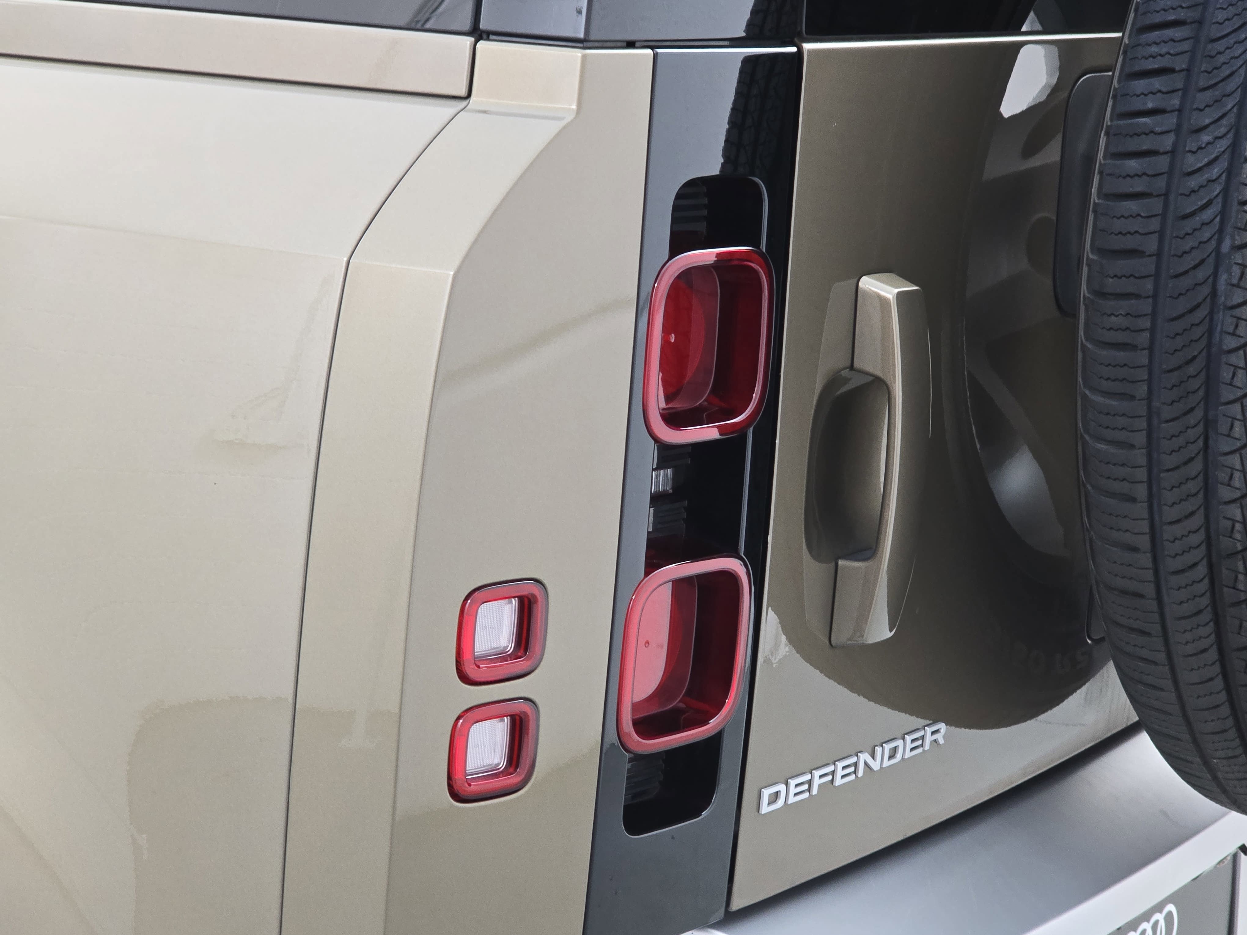 2024 Land Rover Defender S