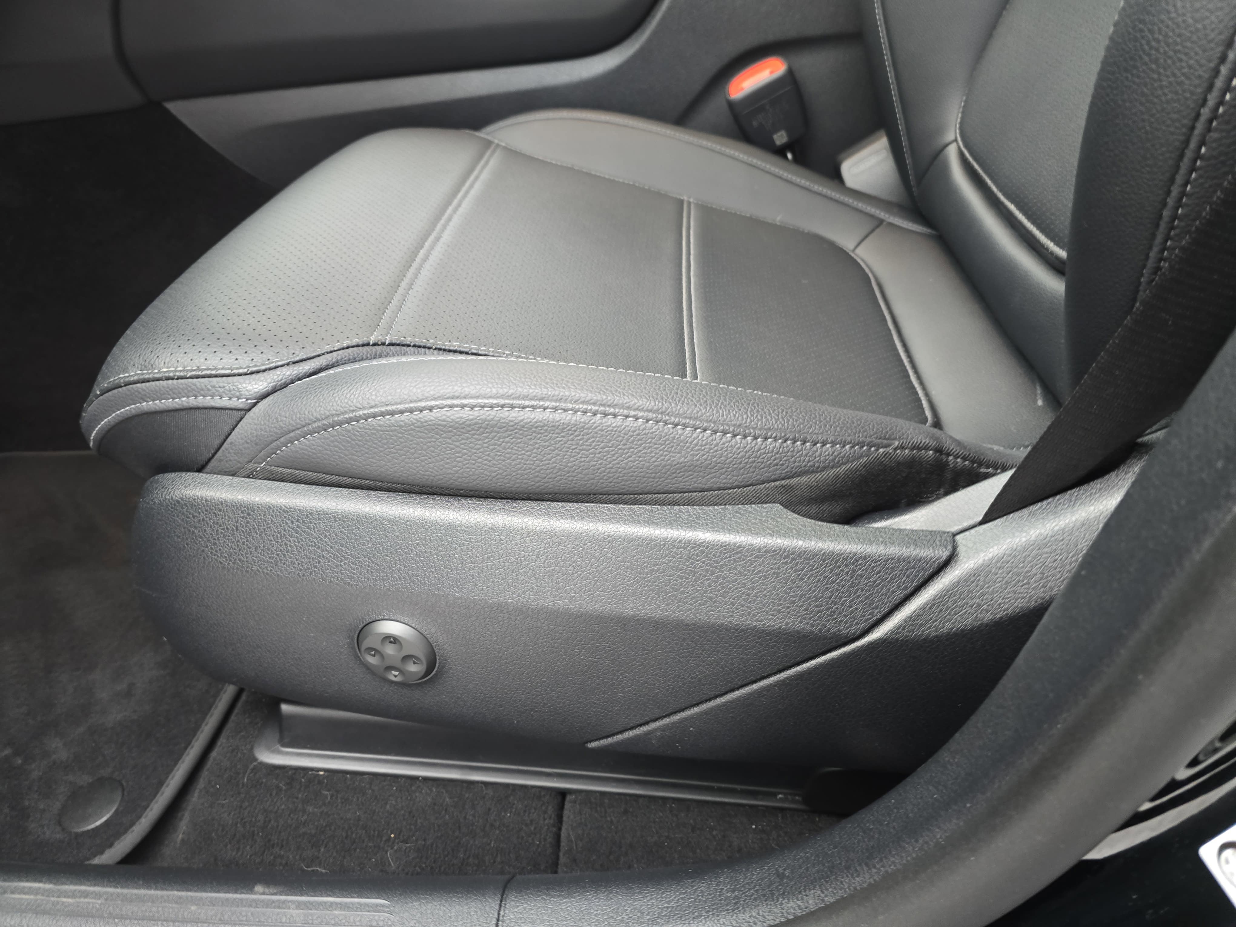 2025 Mercedes-Benz GLC GLC 300