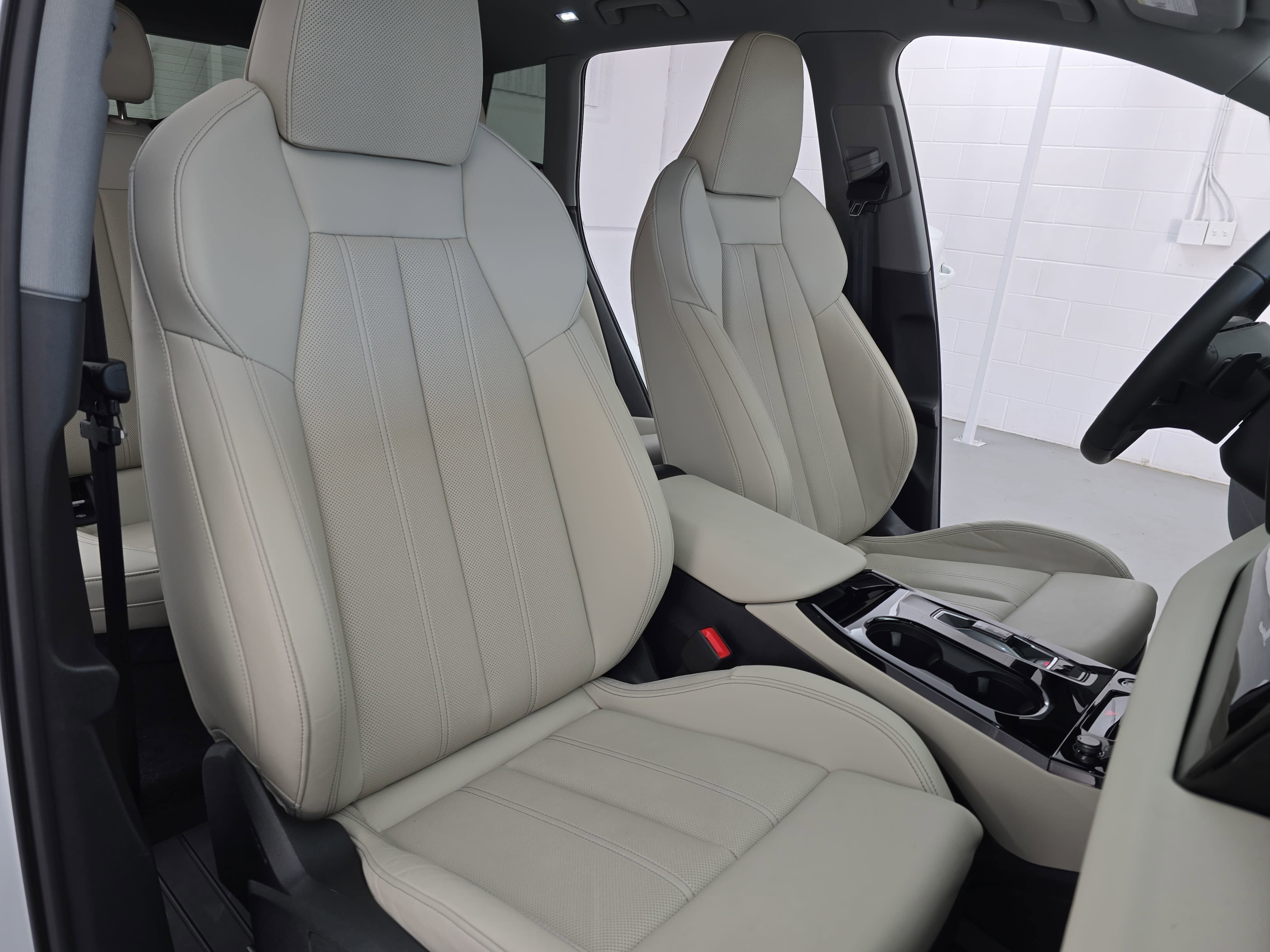 2025 Audi Q6 e-tron Premium Plus