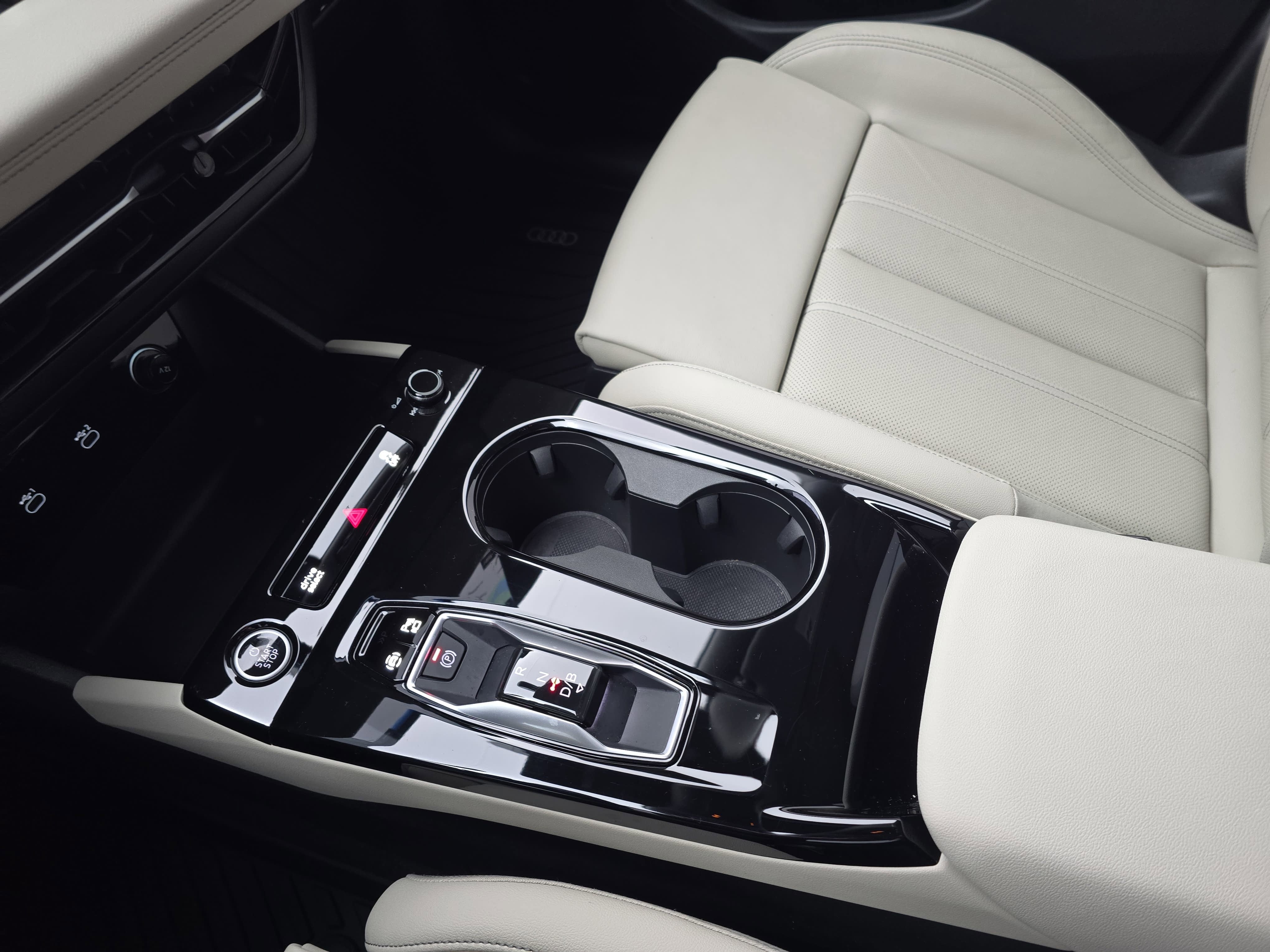 2025 Audi Q6 e-tron Premium Plus