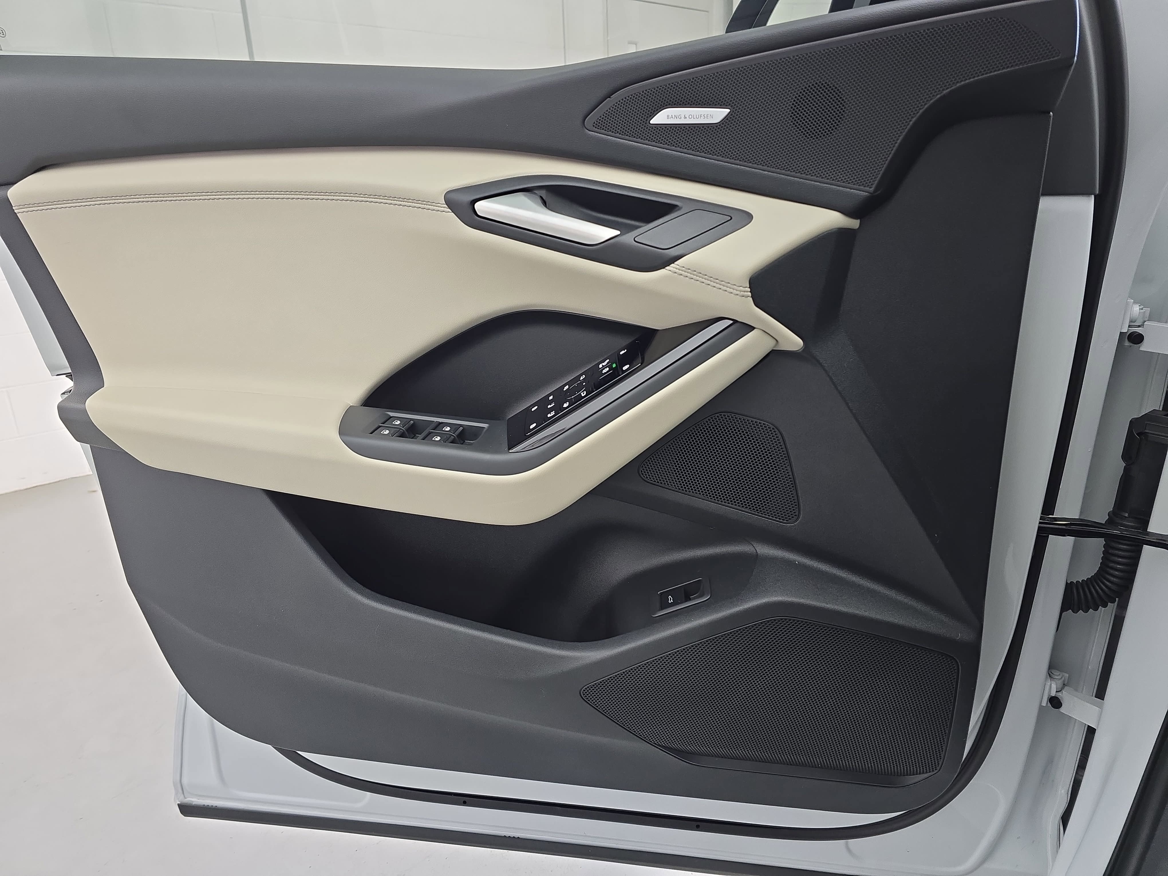 2025 Audi Q6 e-tron Premium Plus