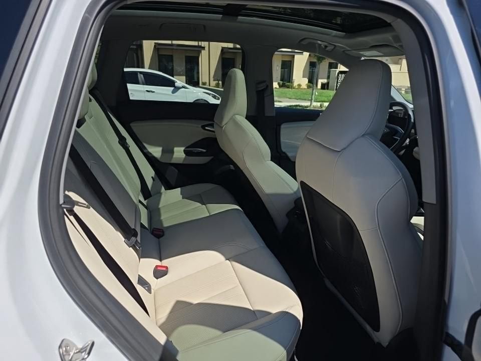 2025 Audi Q6 e-tron Premium Plus