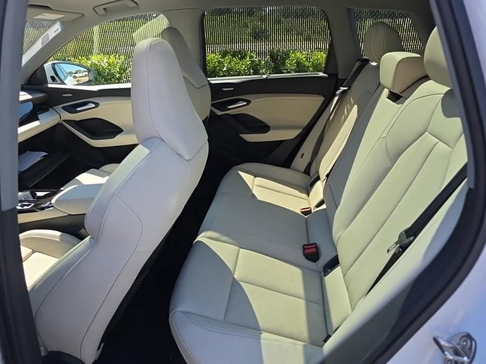 2025 Audi Q6 e-tron Premium Plus