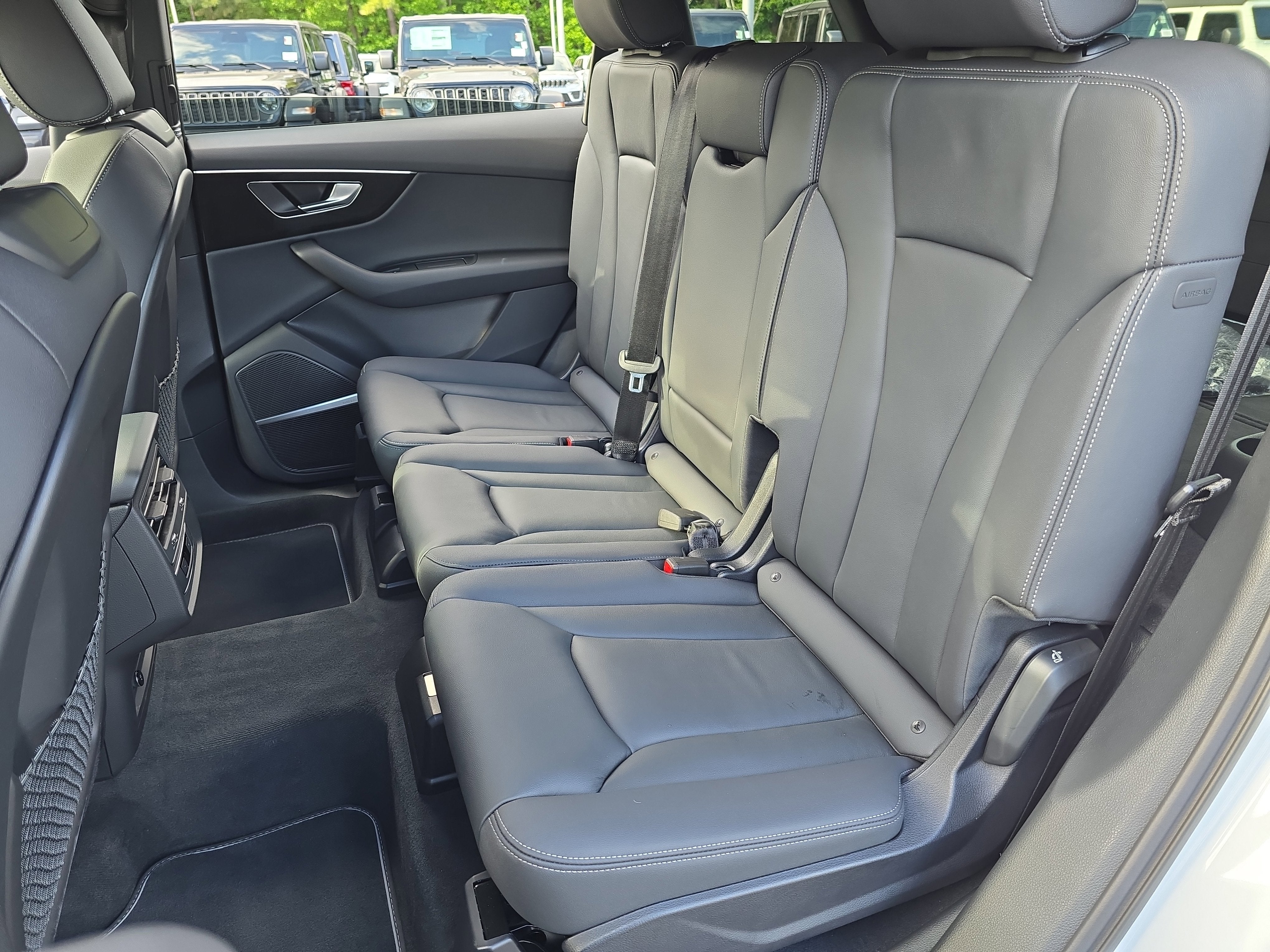 2025 Audi Q7 Premium
