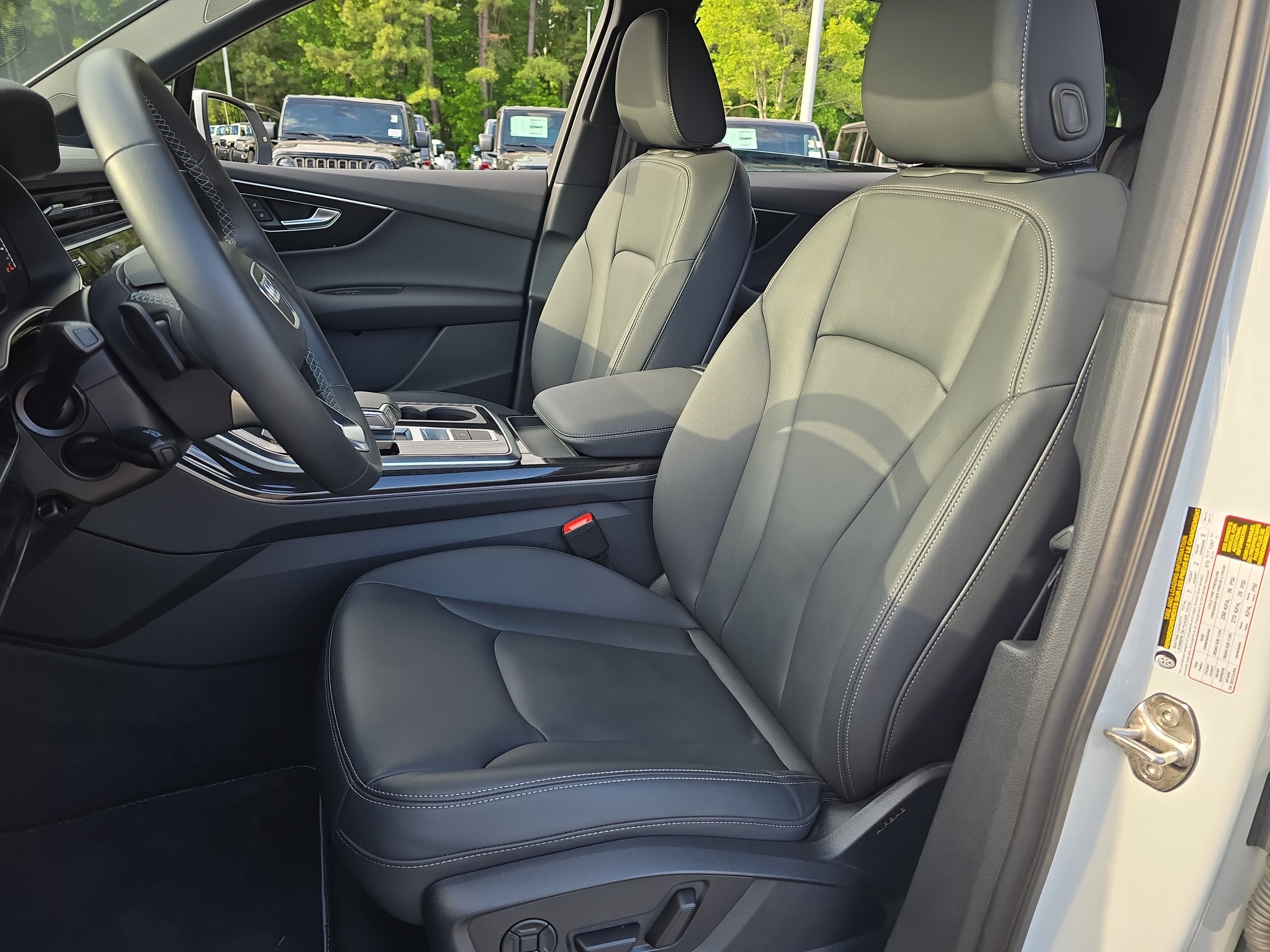 2025 Audi Q7 Premium
