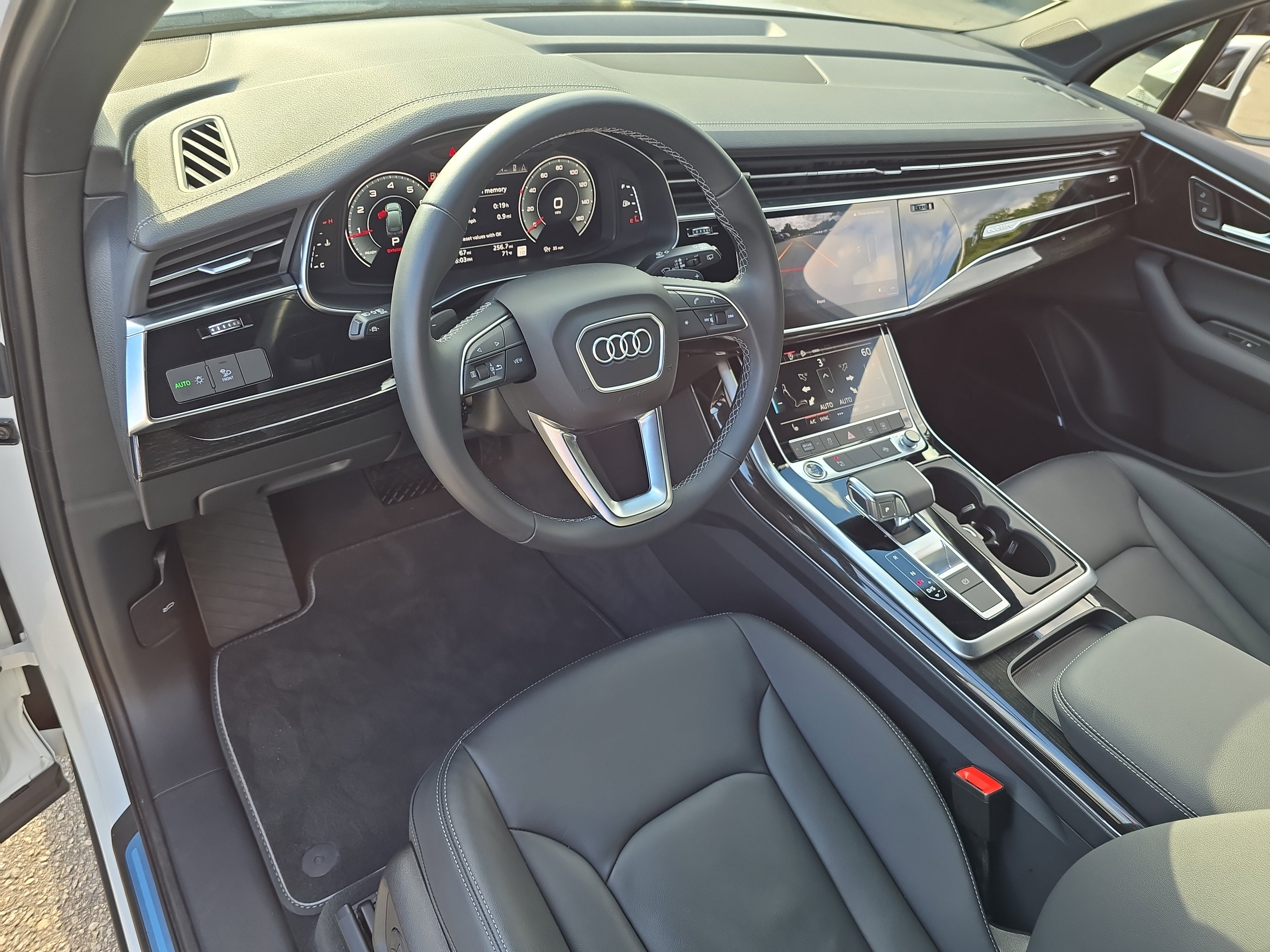2025 Audi Q7 Premium