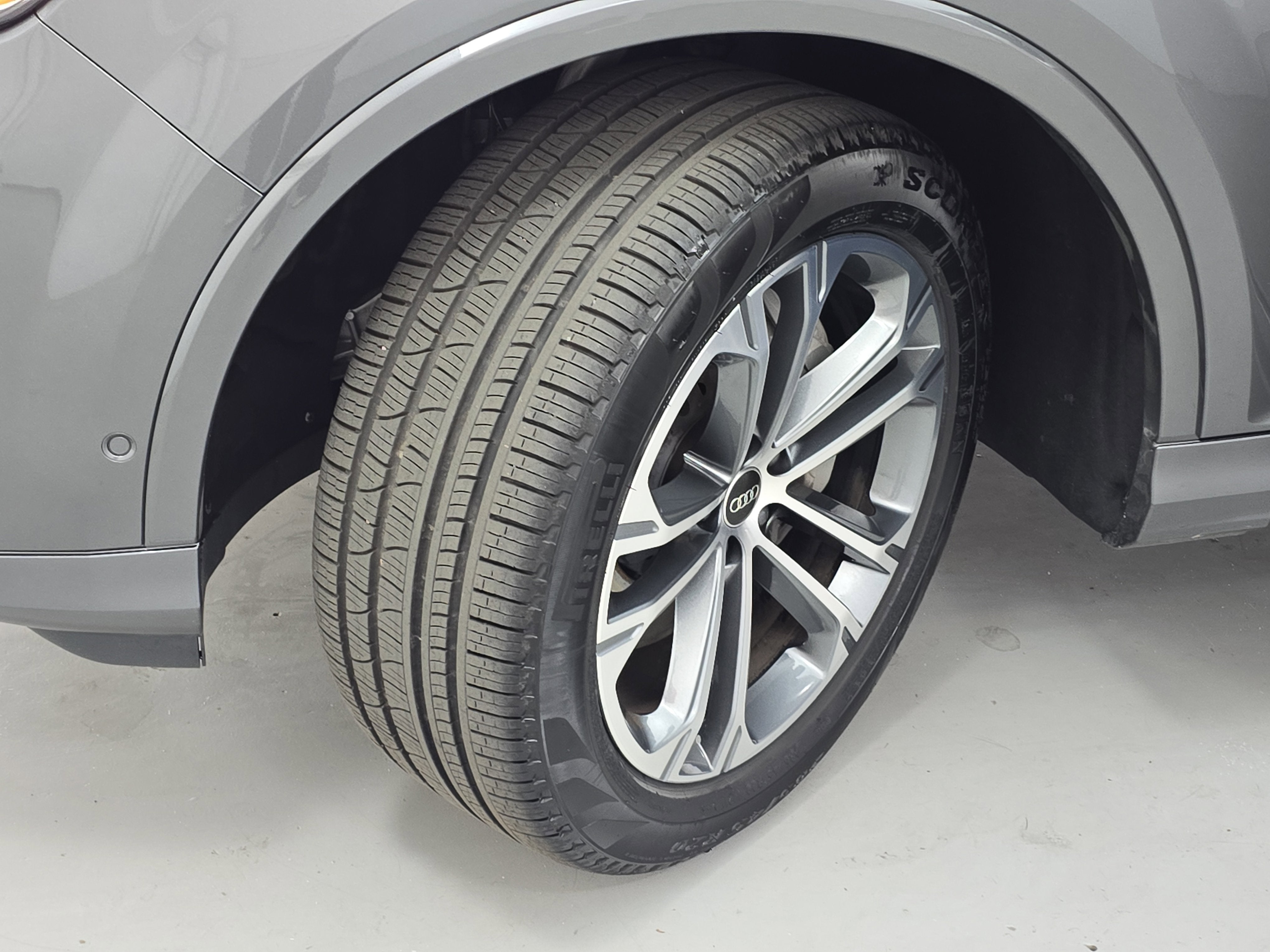 2025 Audi Q7 Premium