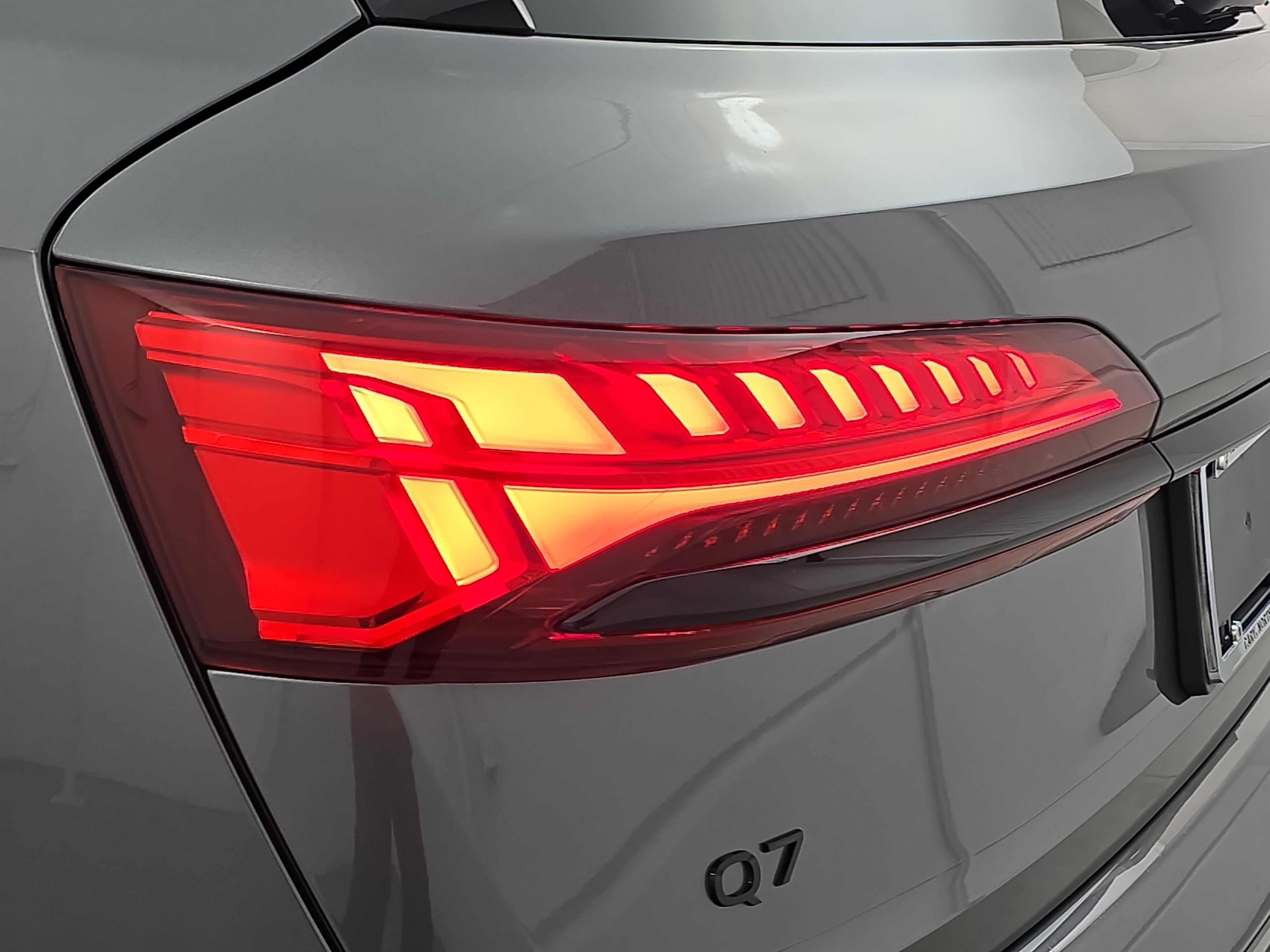 2025 Audi Q7 Premium