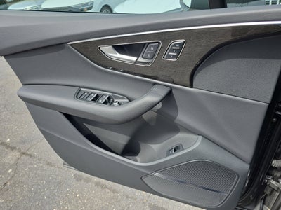 2025 Audi Q7 Premium