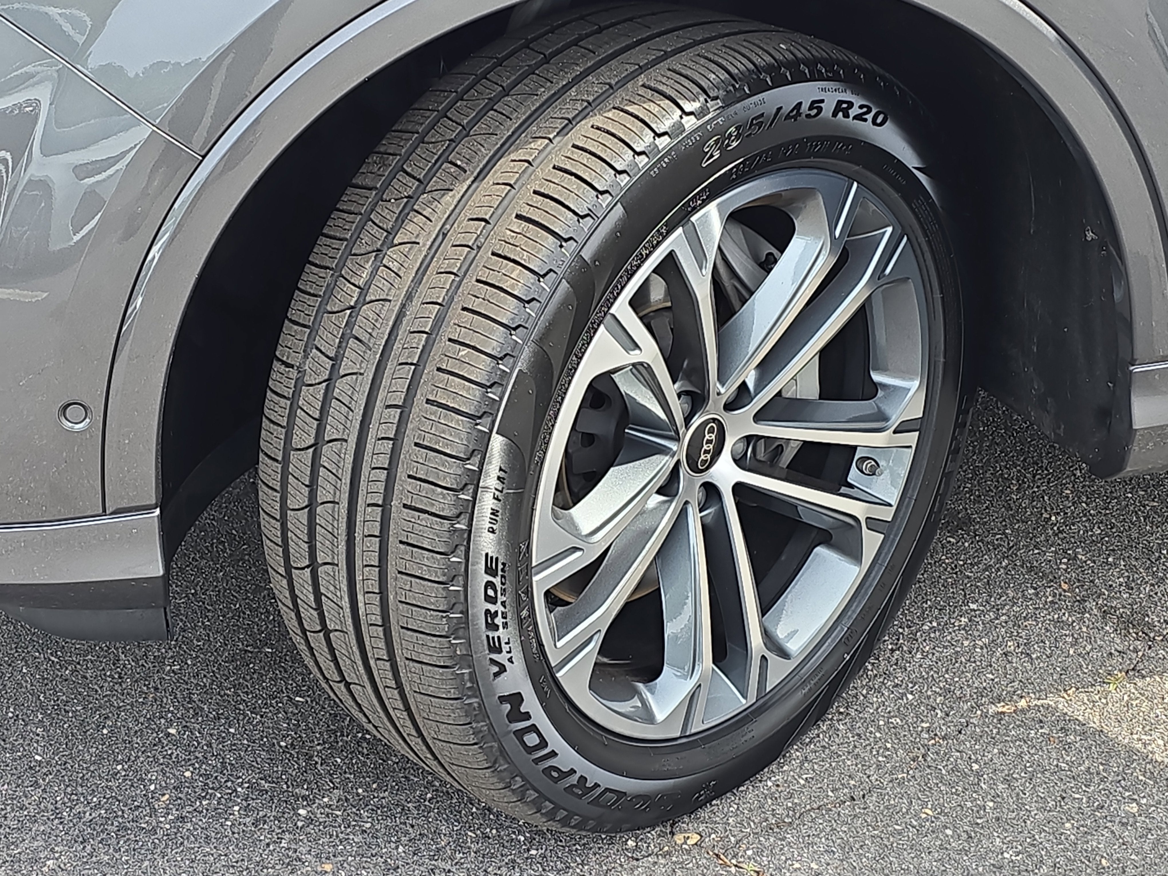 2025 Audi Q7 Premium