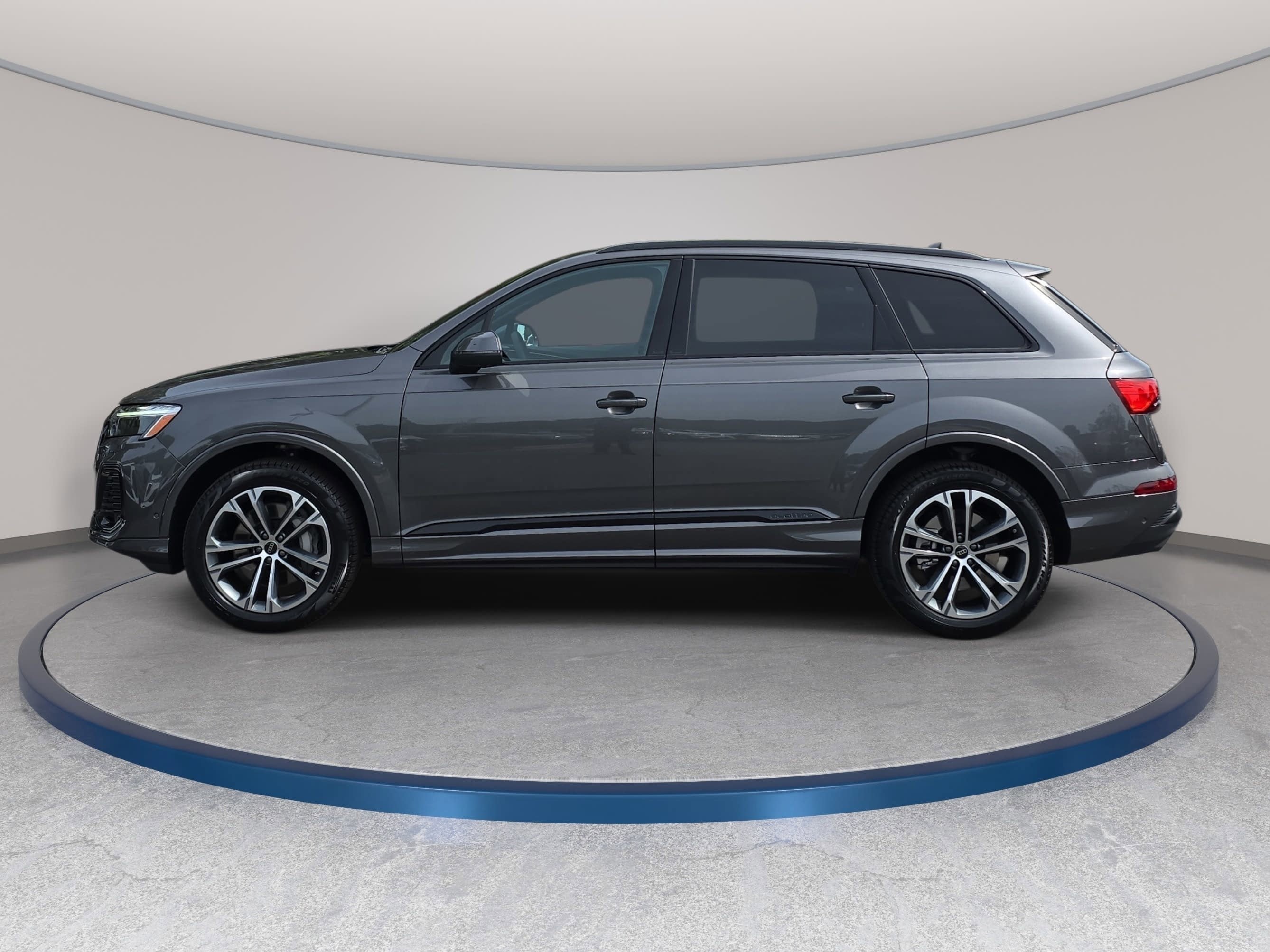2025 Audi Q7 Premium
