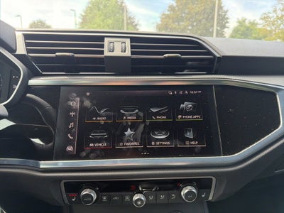 2023 Audi Q3 Premium