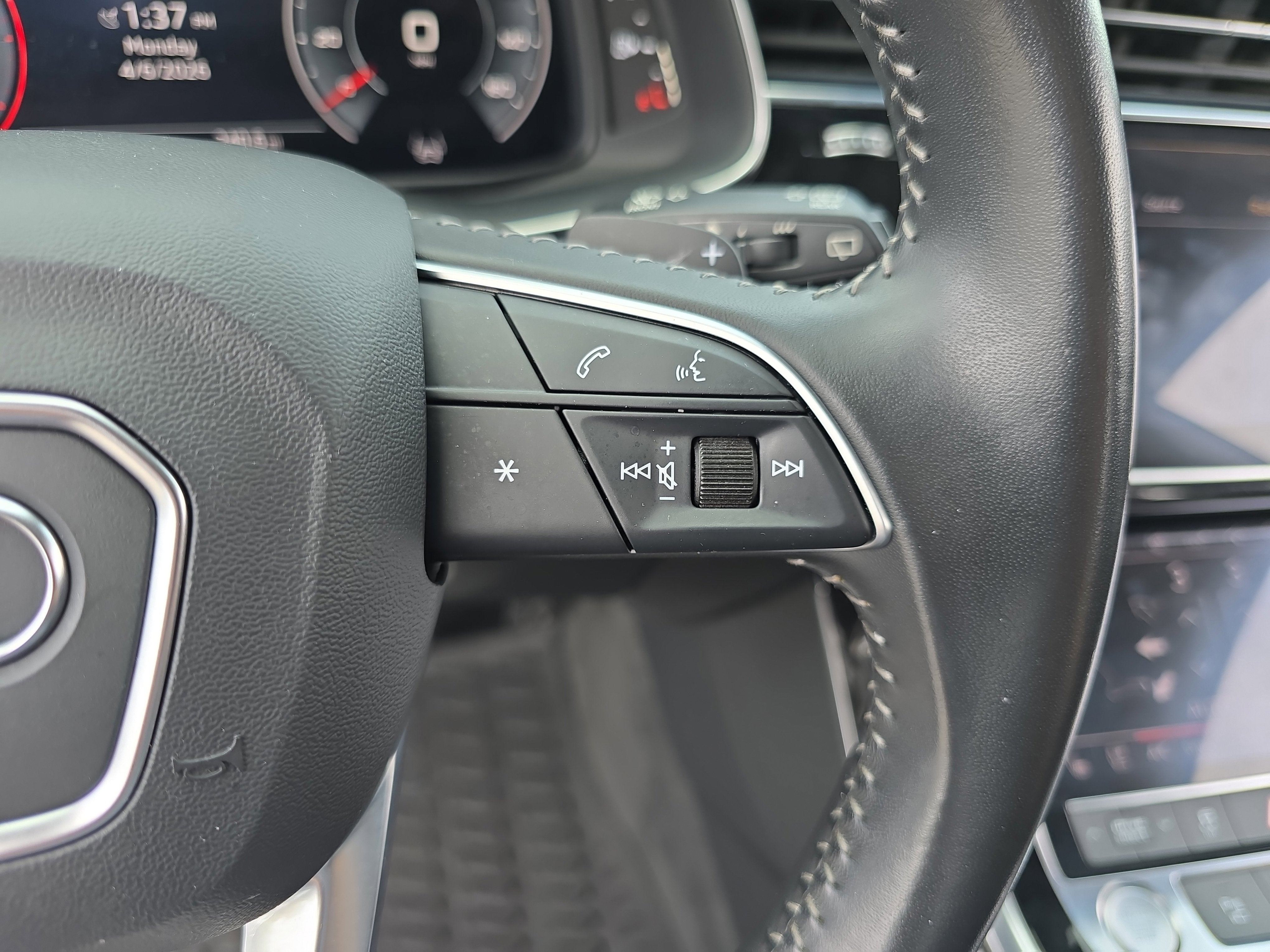 2019 Audi Q8 Premium Plus