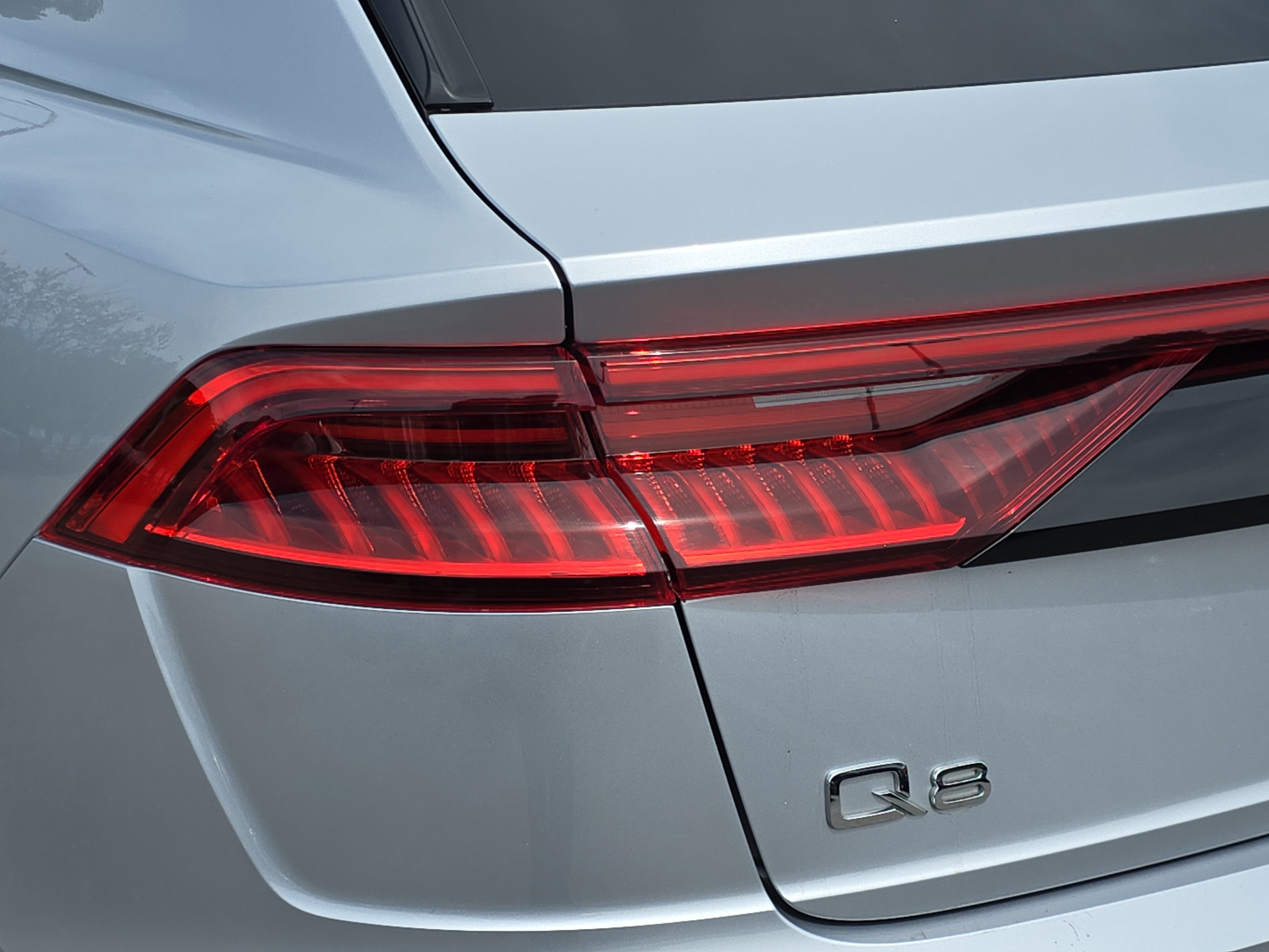 2019 Audi Q8 Premium Plus