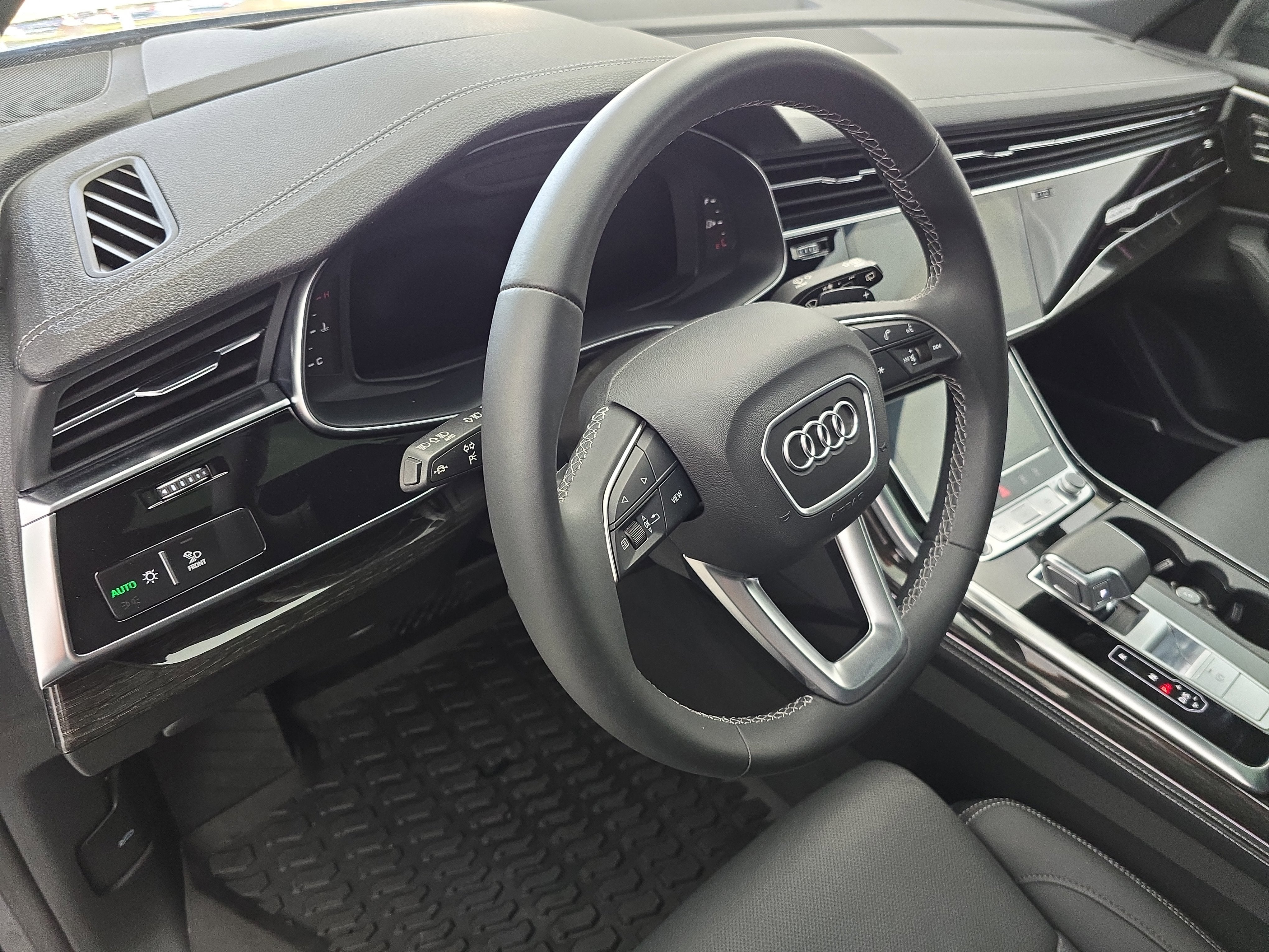 2025 Audi Q8 Prestige