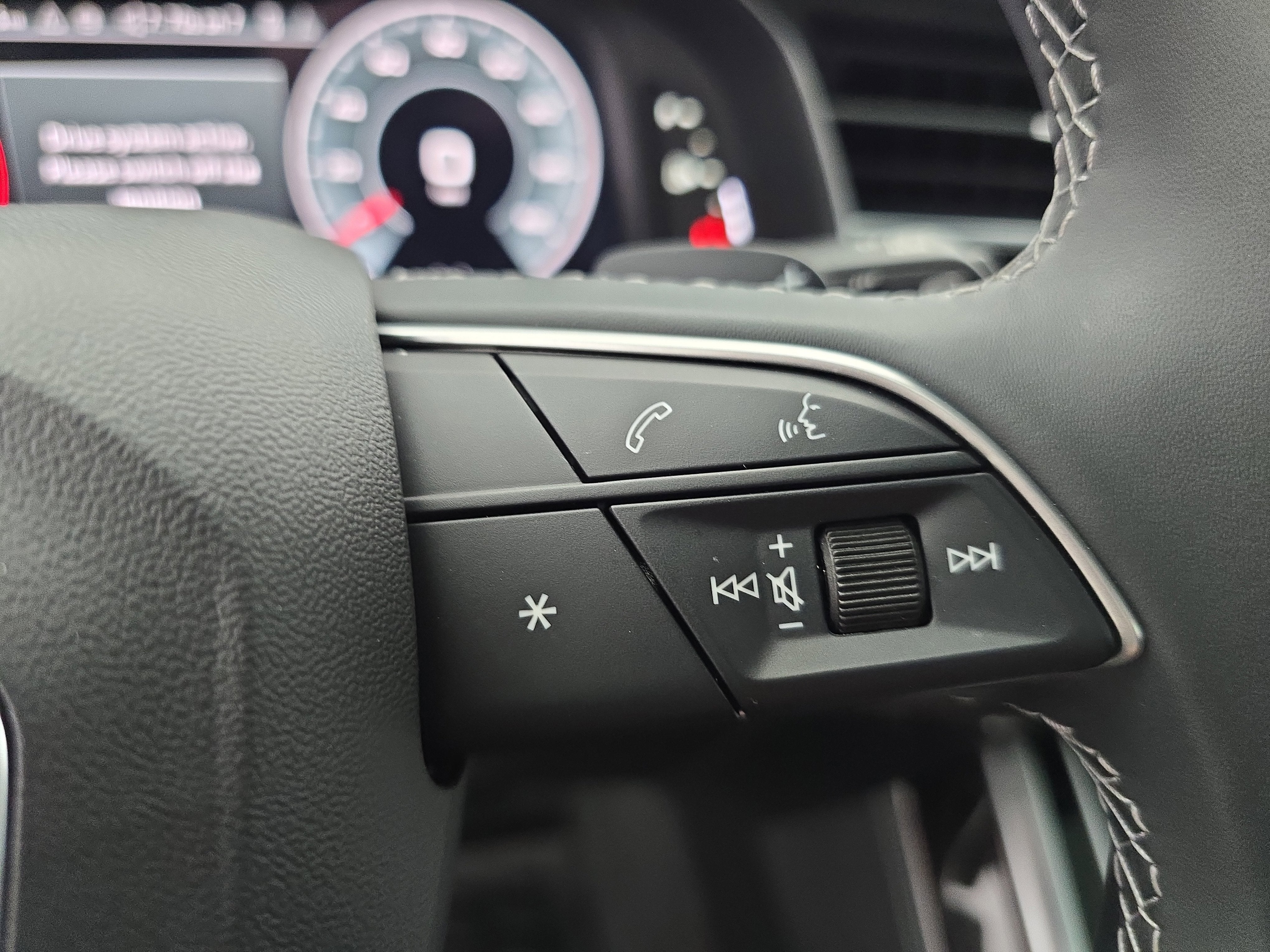 2025 Audi Q8 Prestige