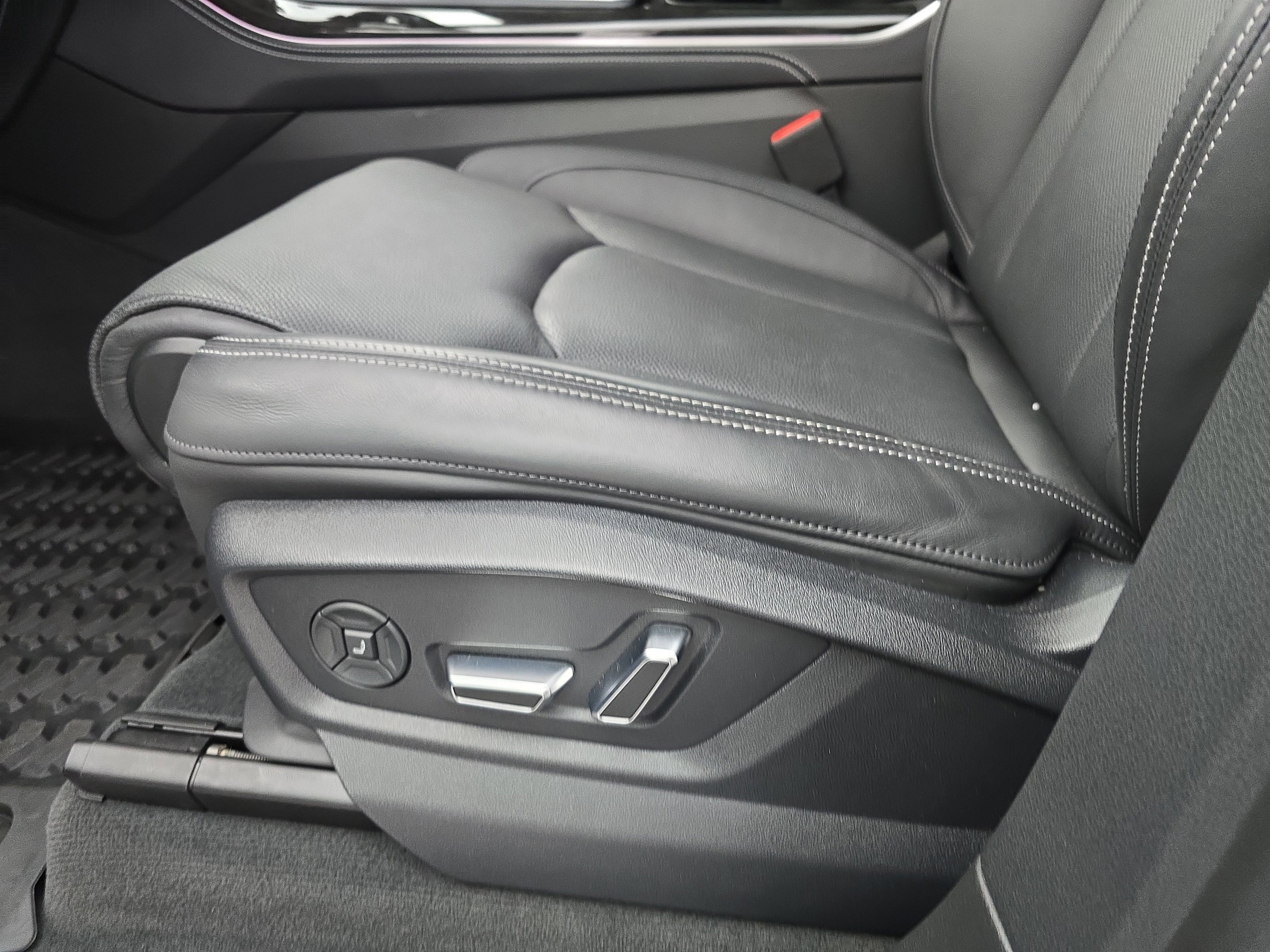 2025 Audi Q8 Prestige