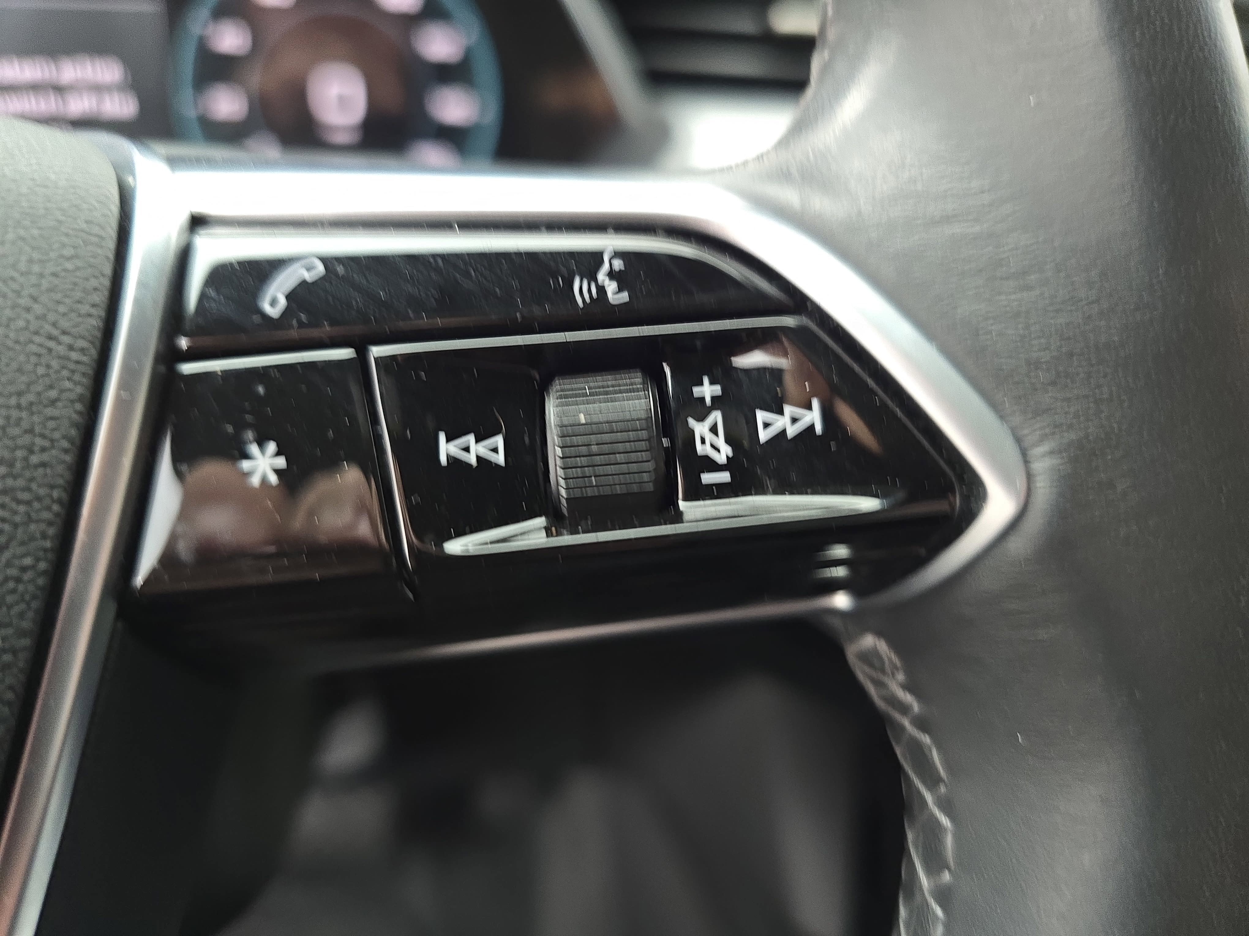 2024 Audi Q8 e-tron Sportback S line Prestige