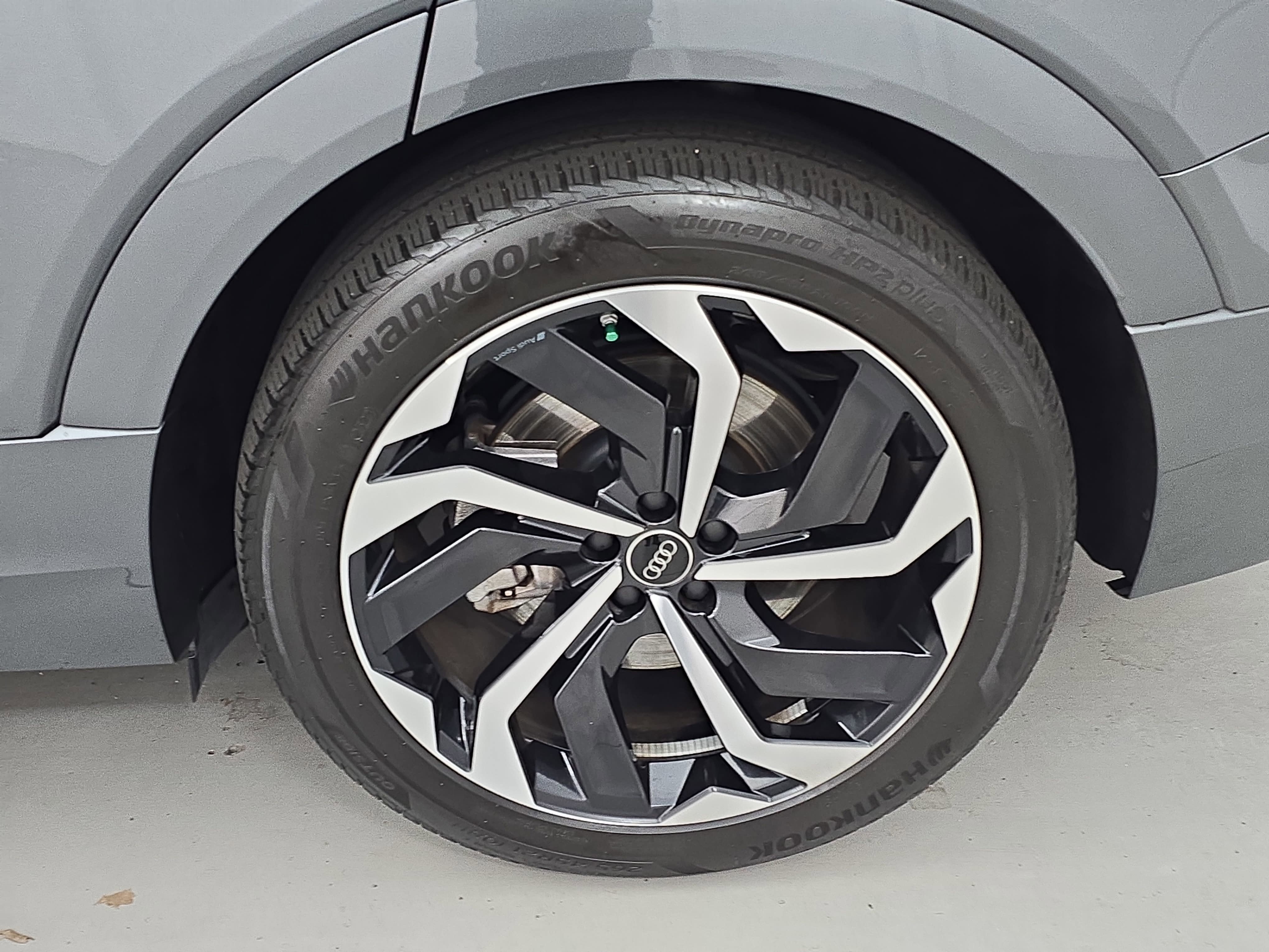 2024 Audi Q8 e-tron Sportback S line Prestige