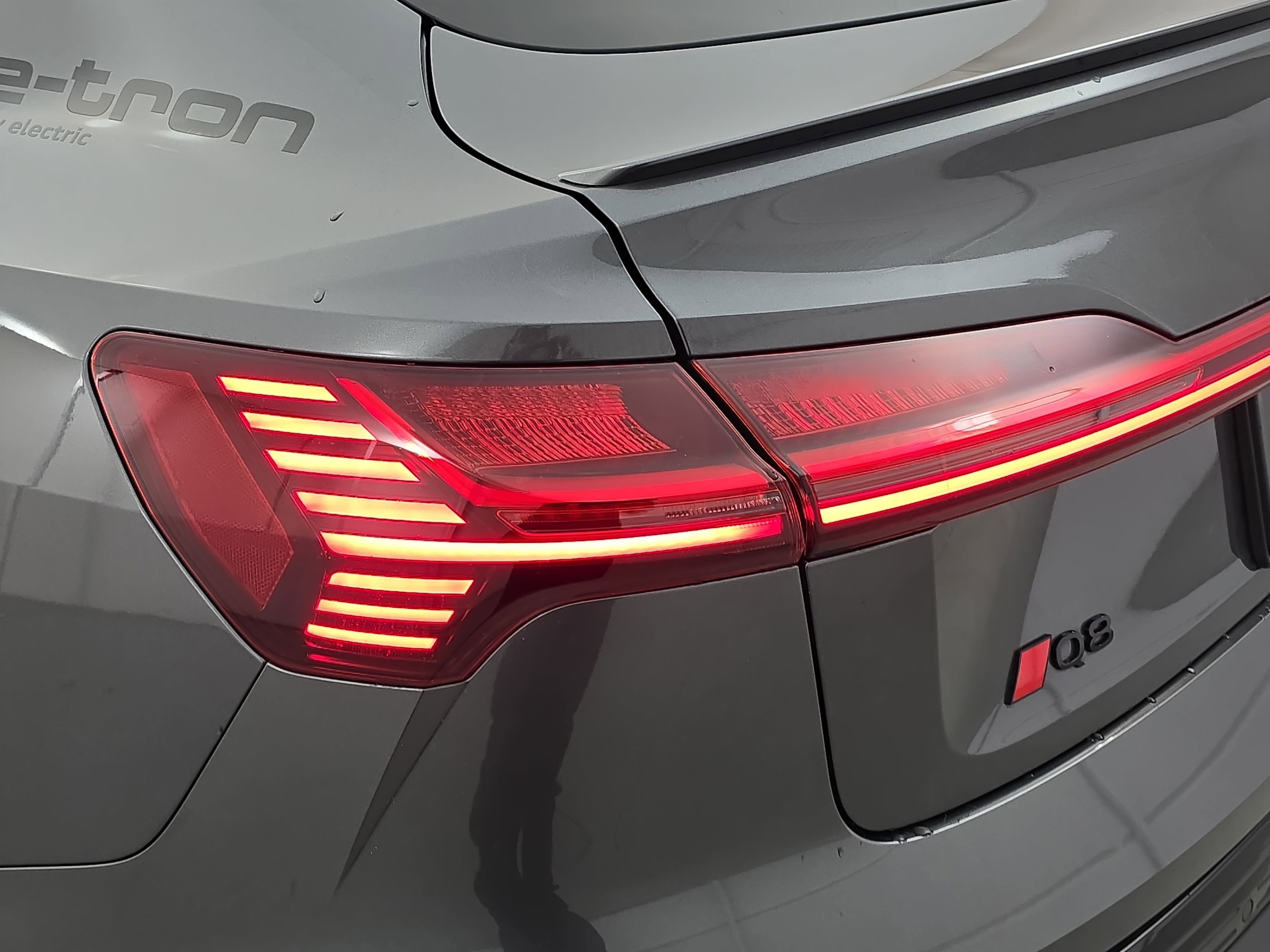 2024 Audi Q8 e-tron Sportback S line Prestige