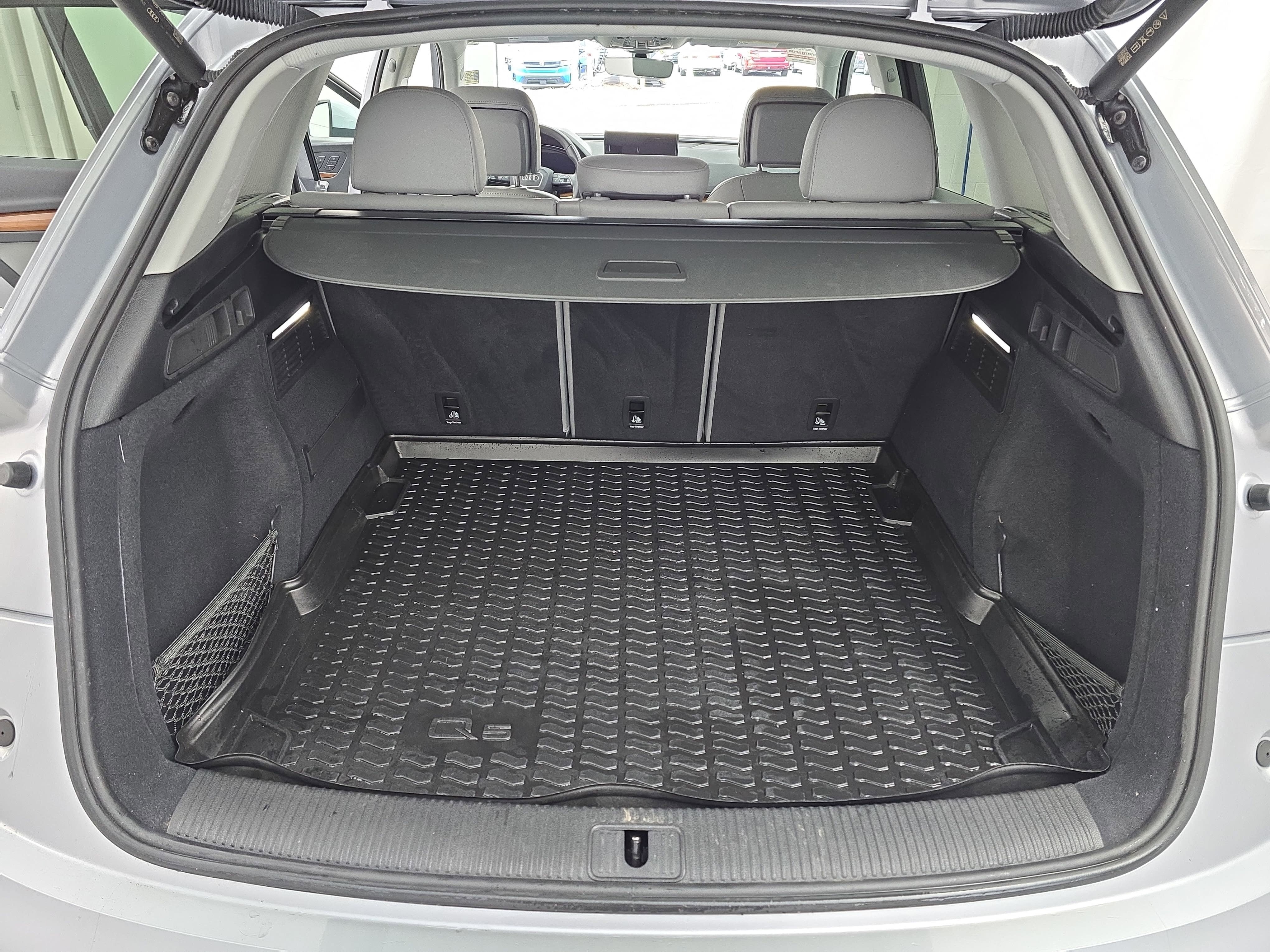 2022 Audi Q5 S line Premium Plus