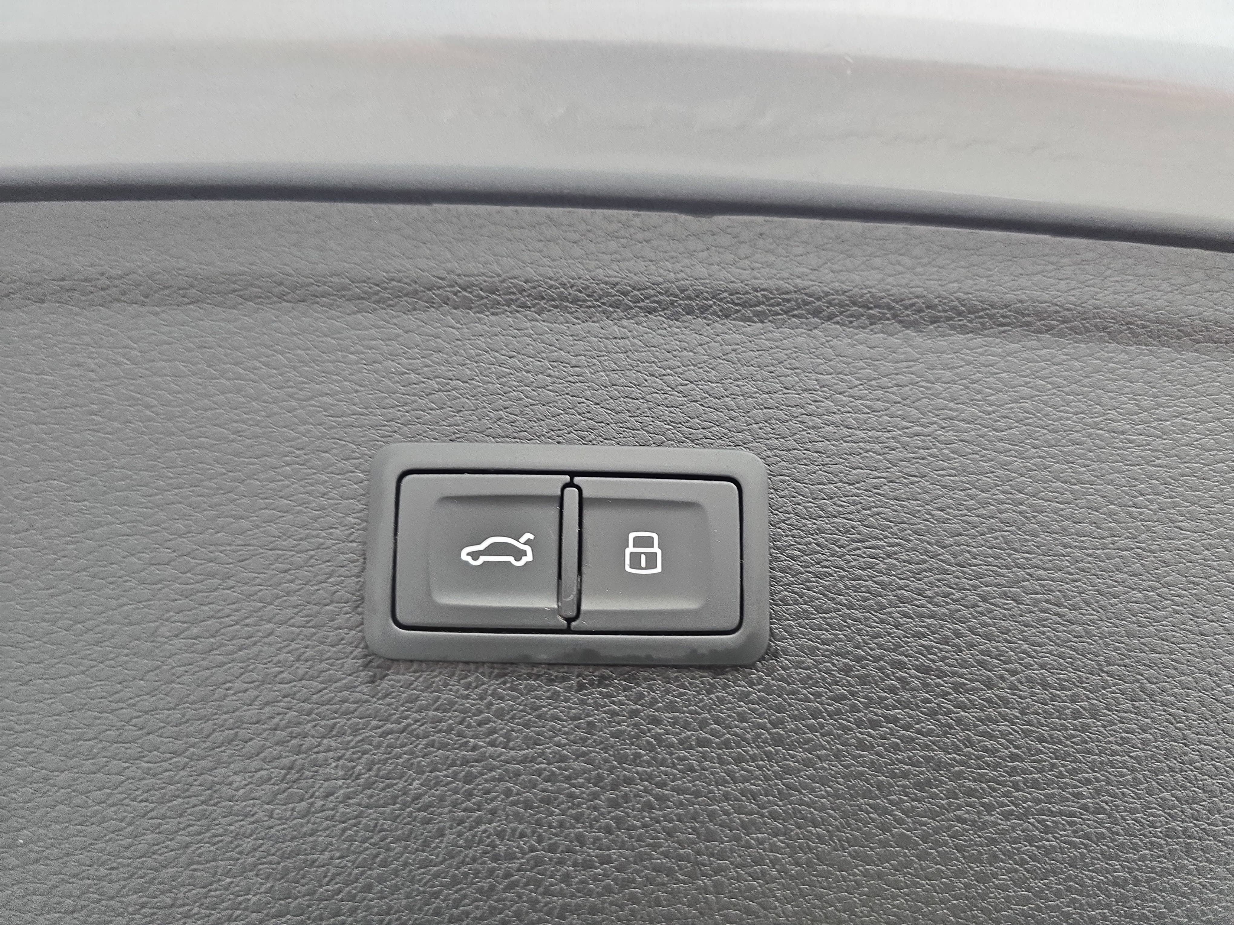 2022 Audi Q5 S line Premium Plus