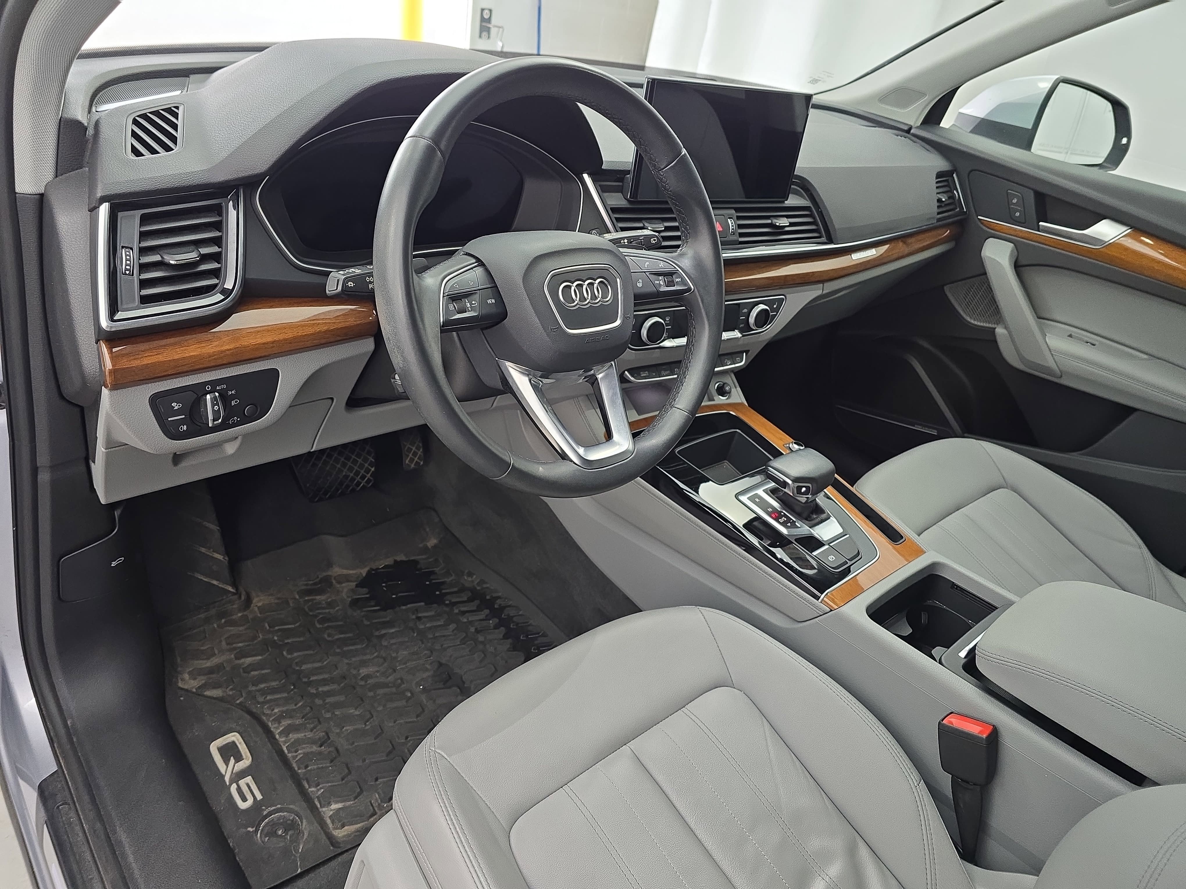 2022 Audi Q5 S line Premium Plus