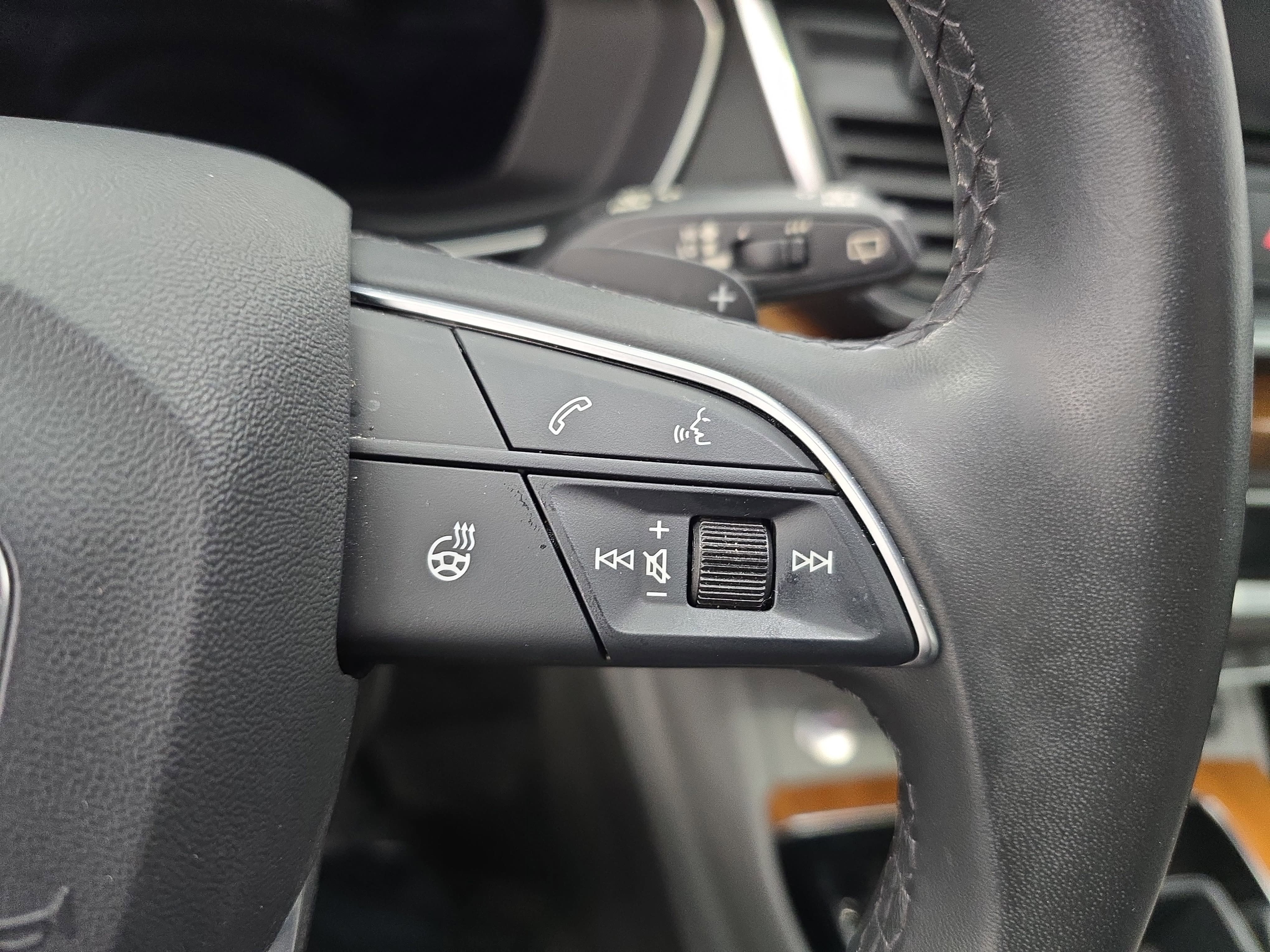 2022 Audi Q5 S line Premium Plus