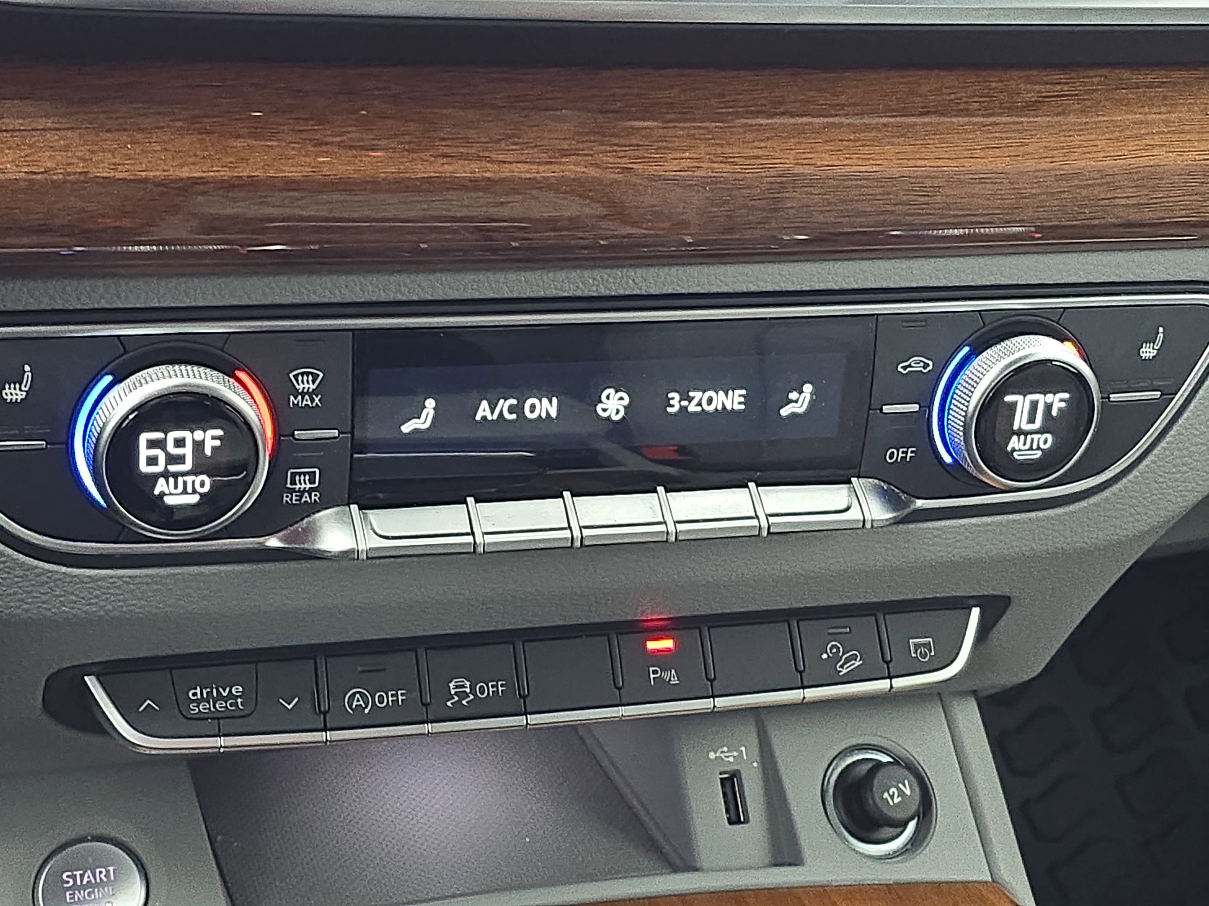 2022 Audi Q5 S line Premium Plus