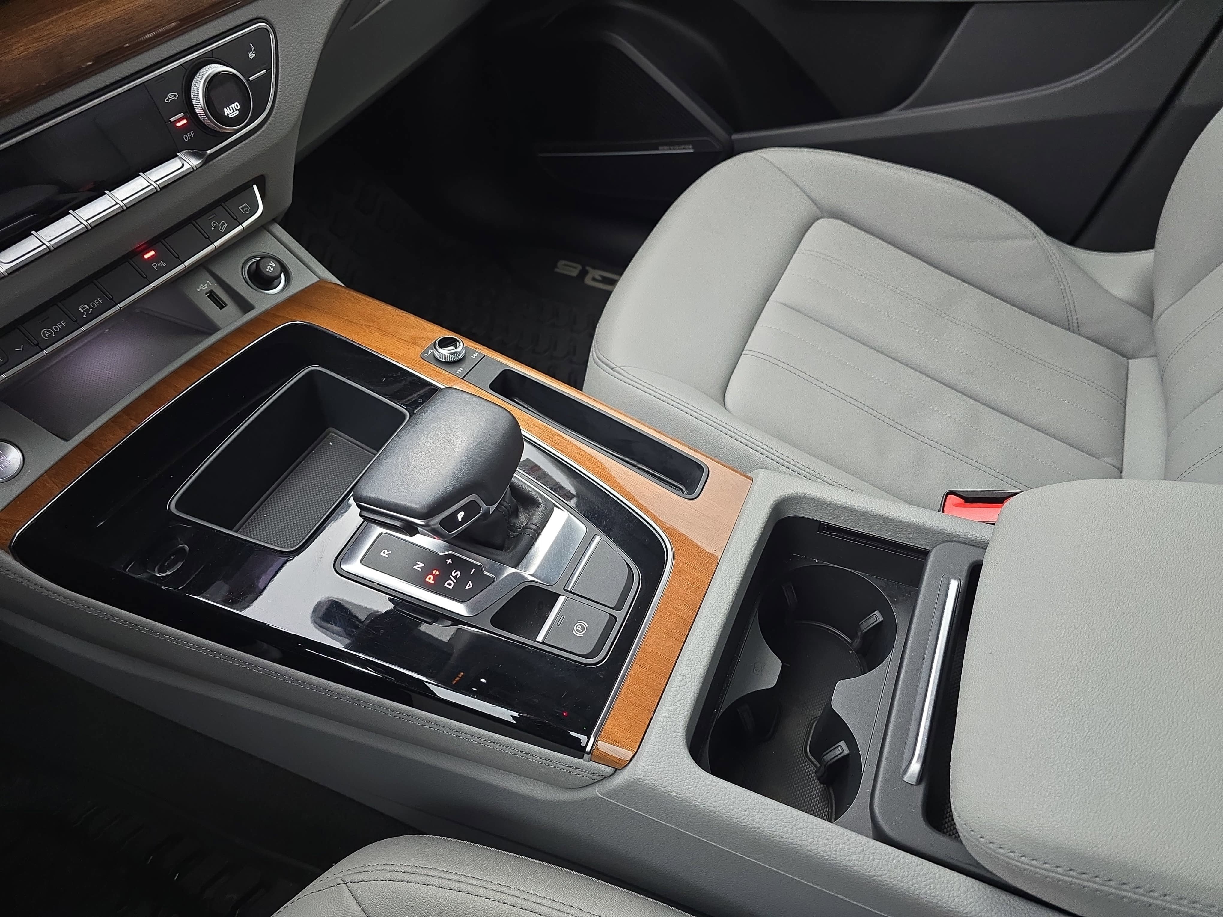 2022 Audi Q5 S line Premium Plus