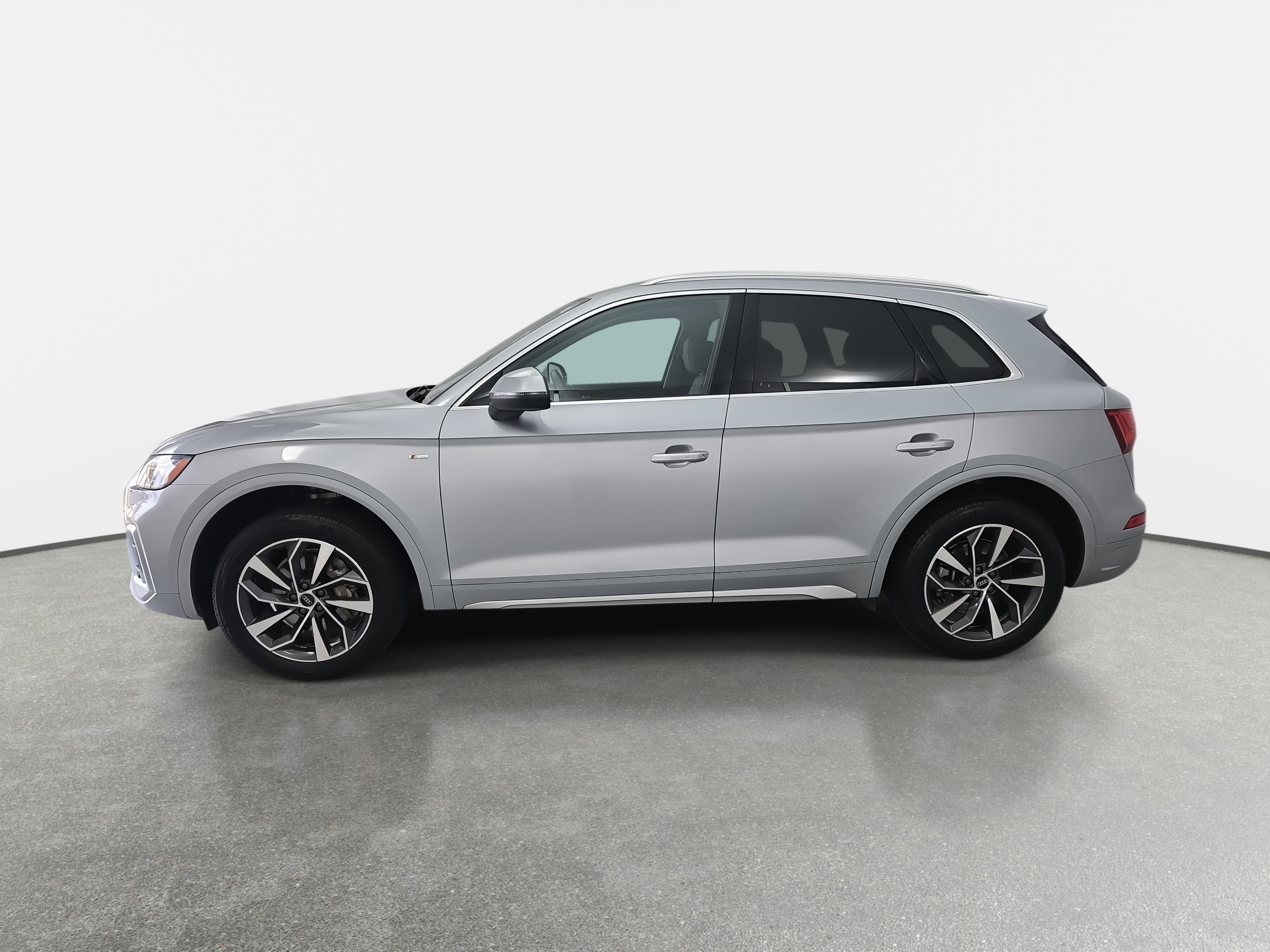 2022 Audi Q5 S line Premium Plus