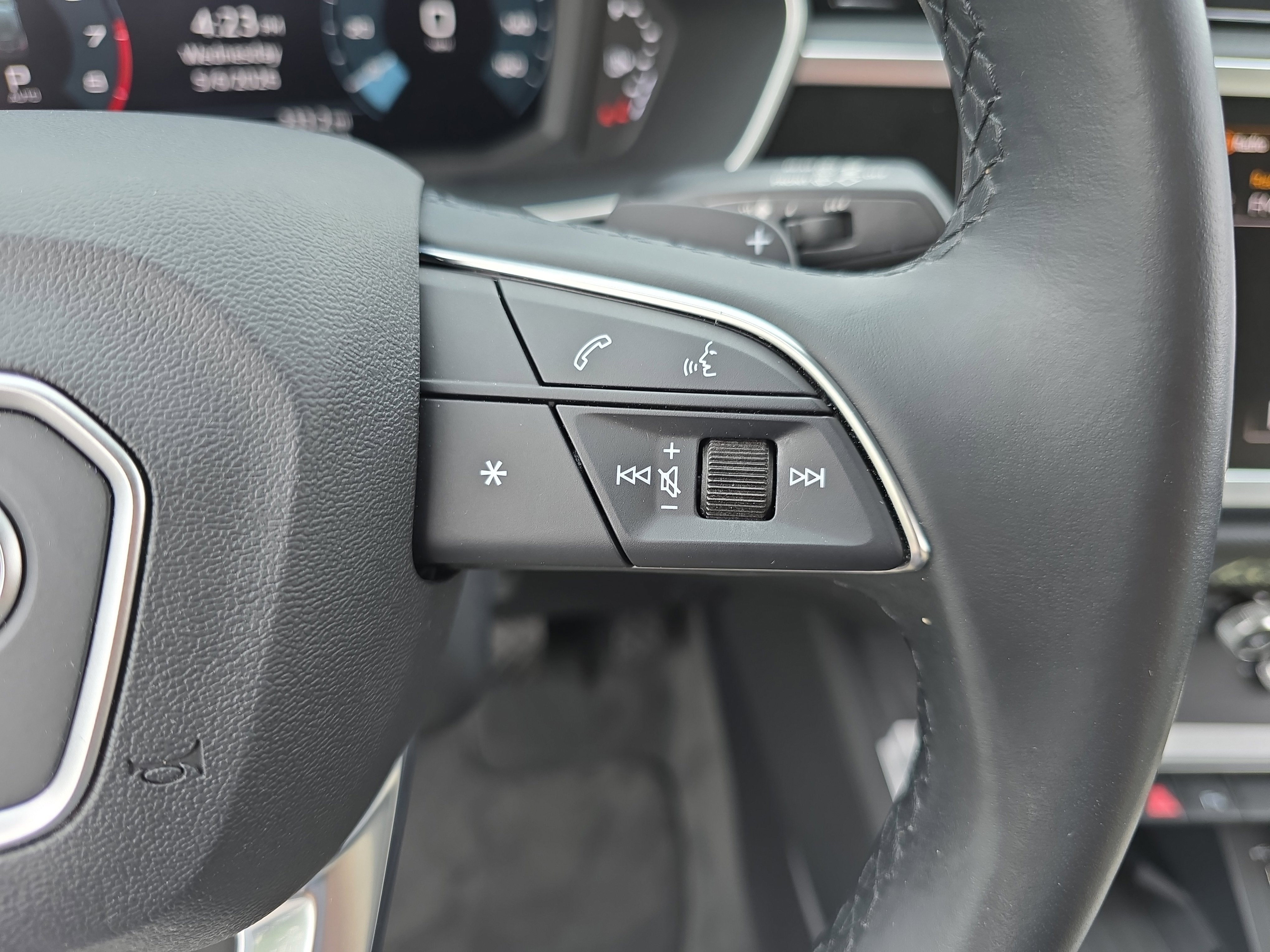 2024 Audi Q3 S line Premium Plus