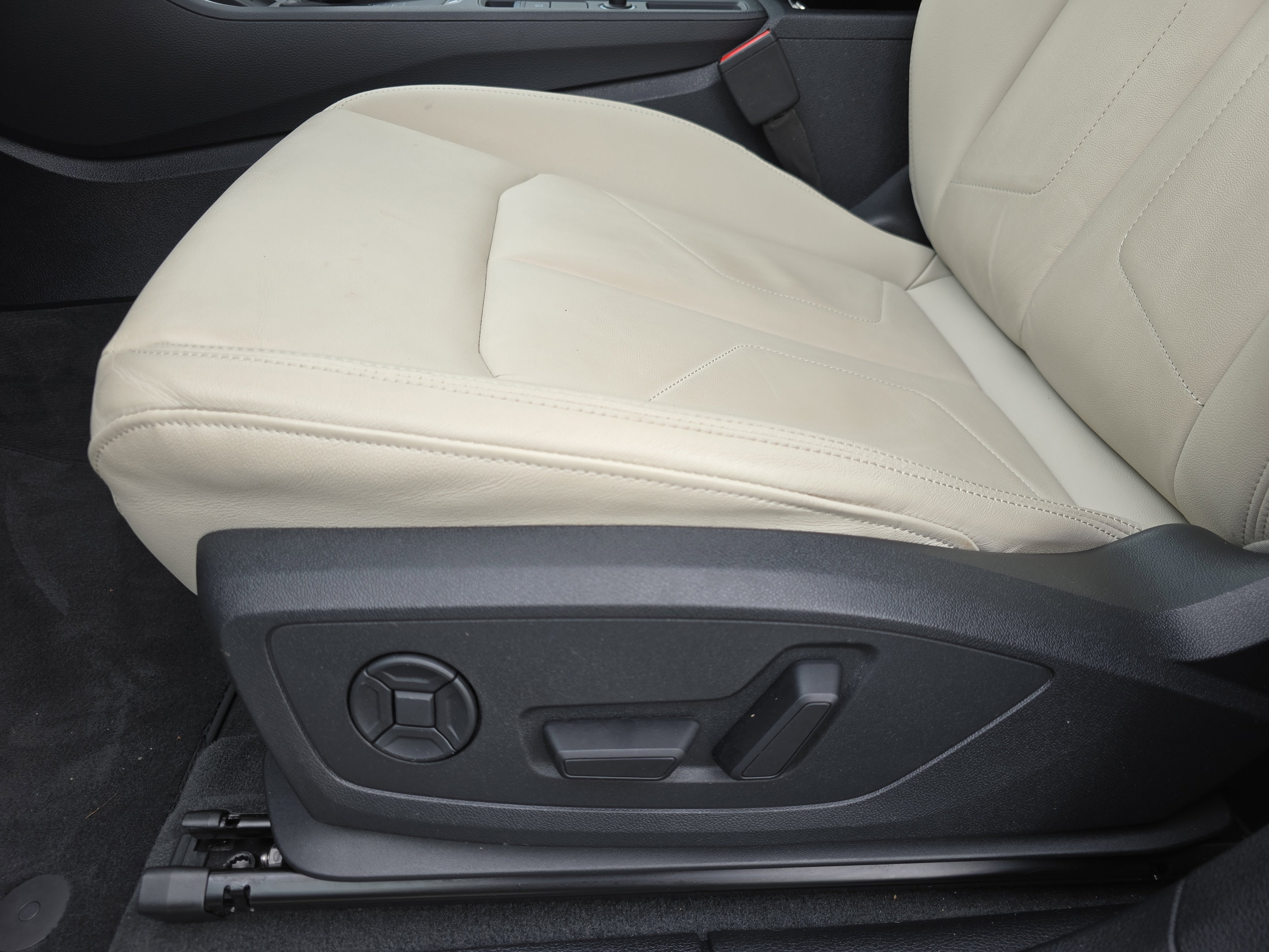 2024 Audi Q3 S line Premium Plus