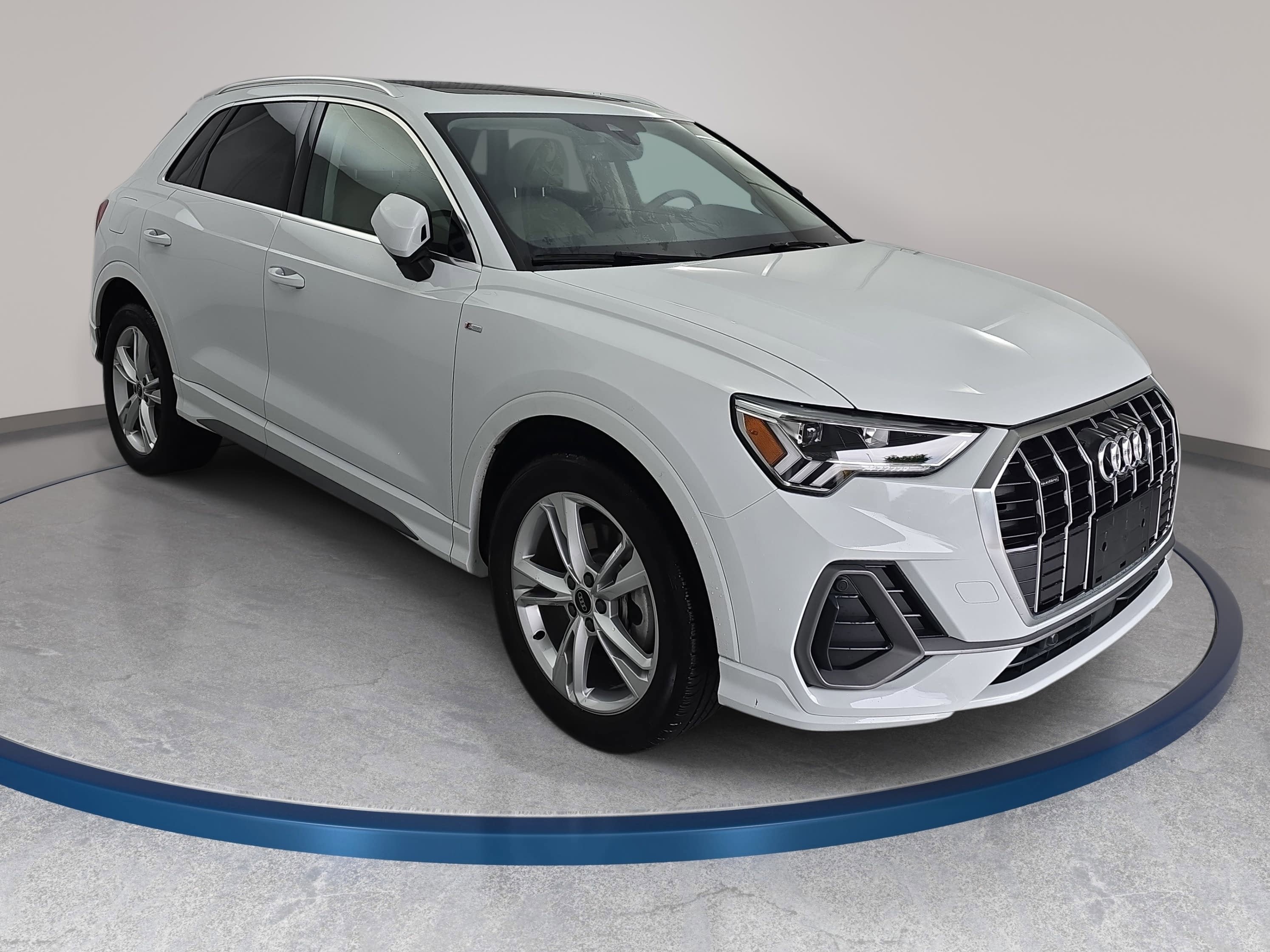 2024 Audi Q3 S line Premium Plus