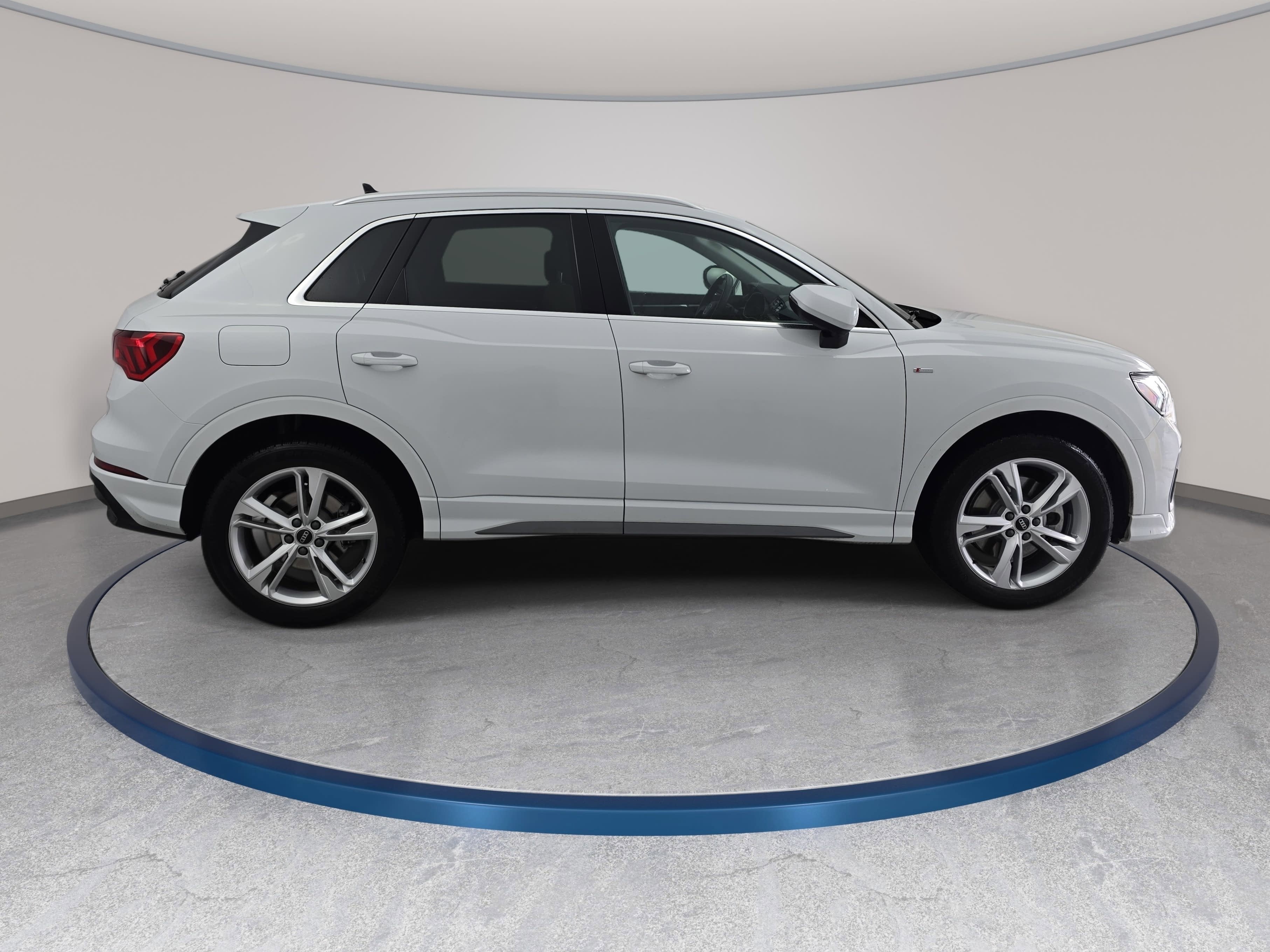 2024 Audi Q3 S line Premium Plus