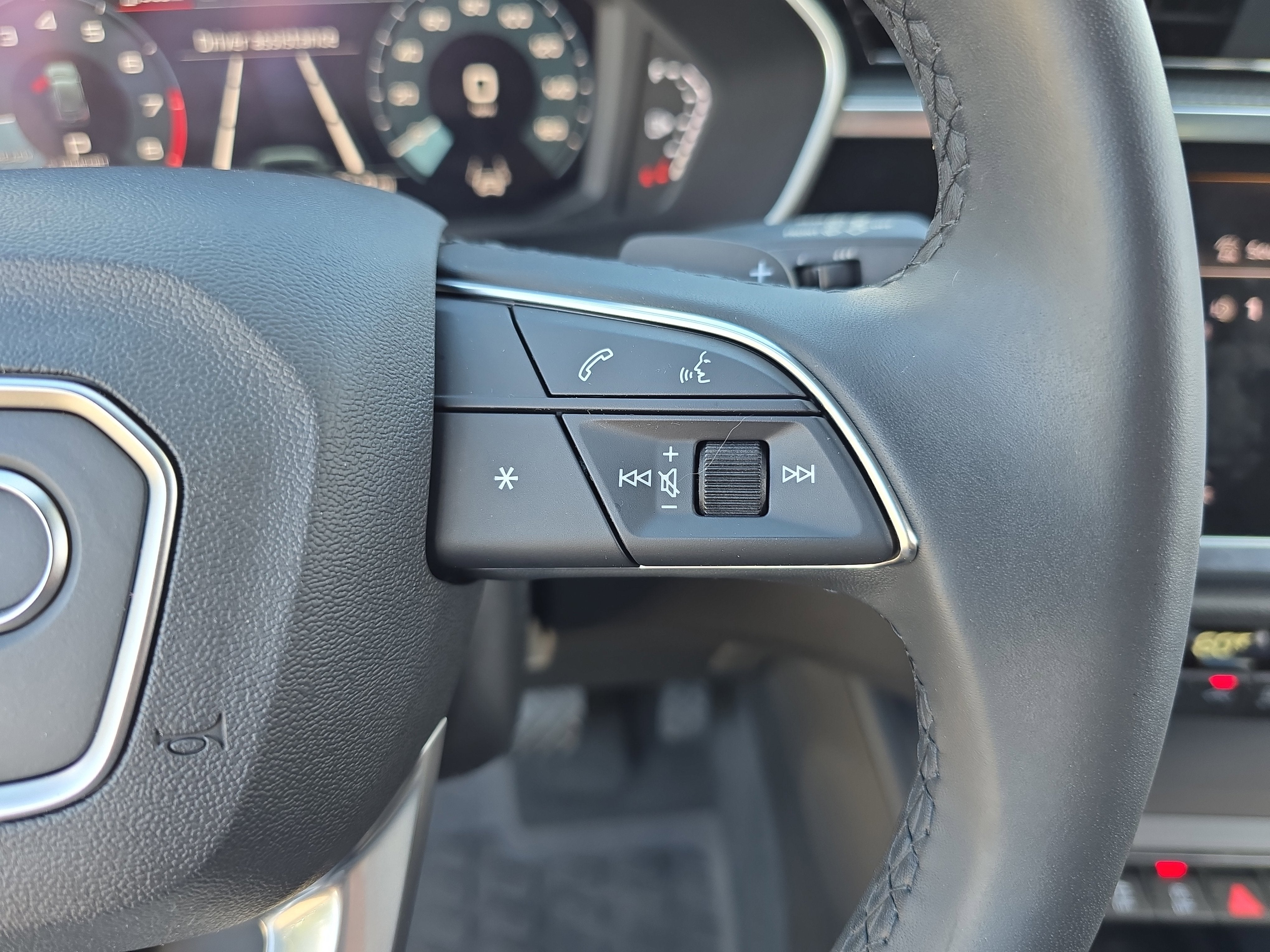 2024 Audi Q3 S line Premium Plus