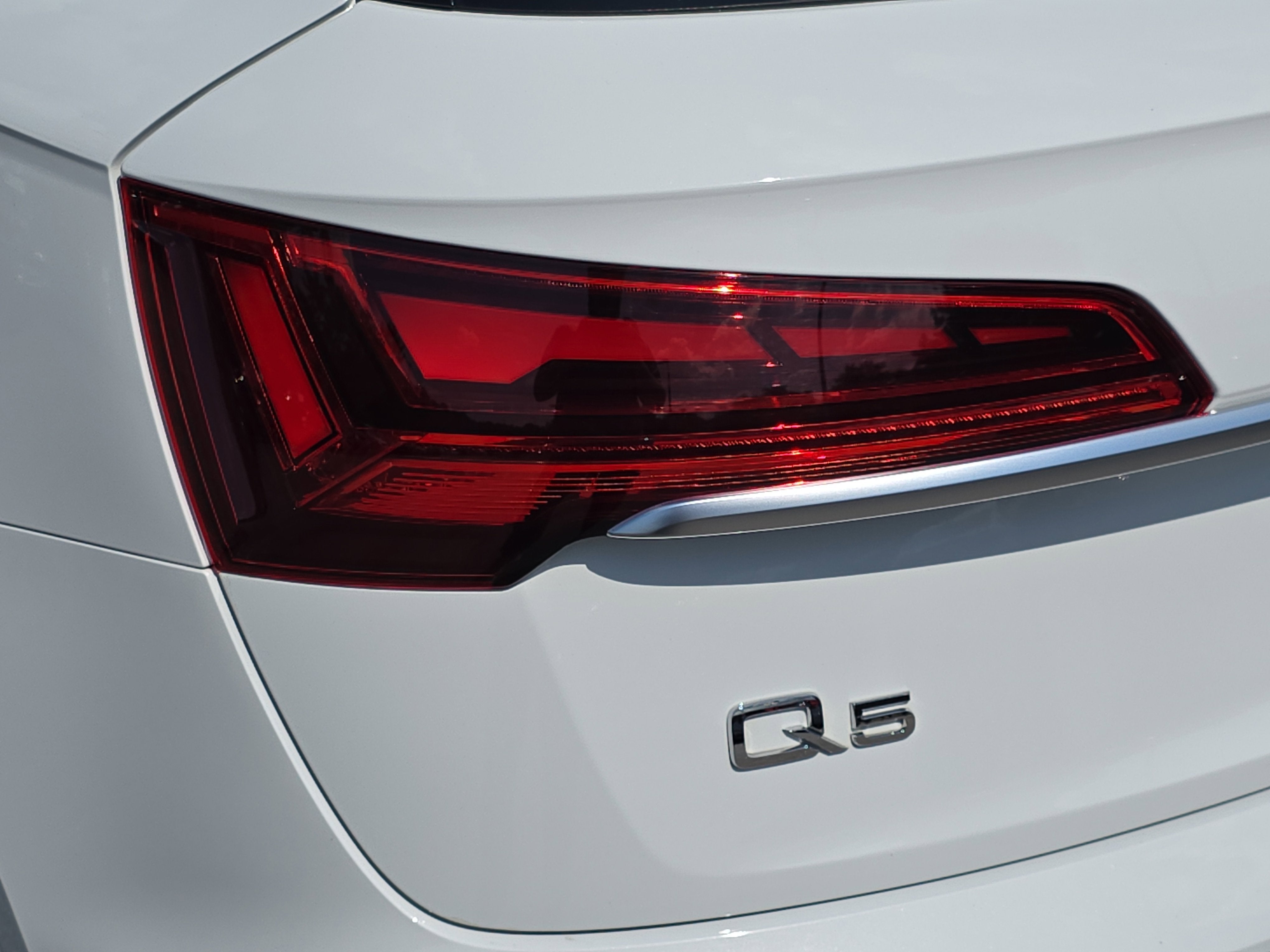 2023 Audi Q5 S line Prestige