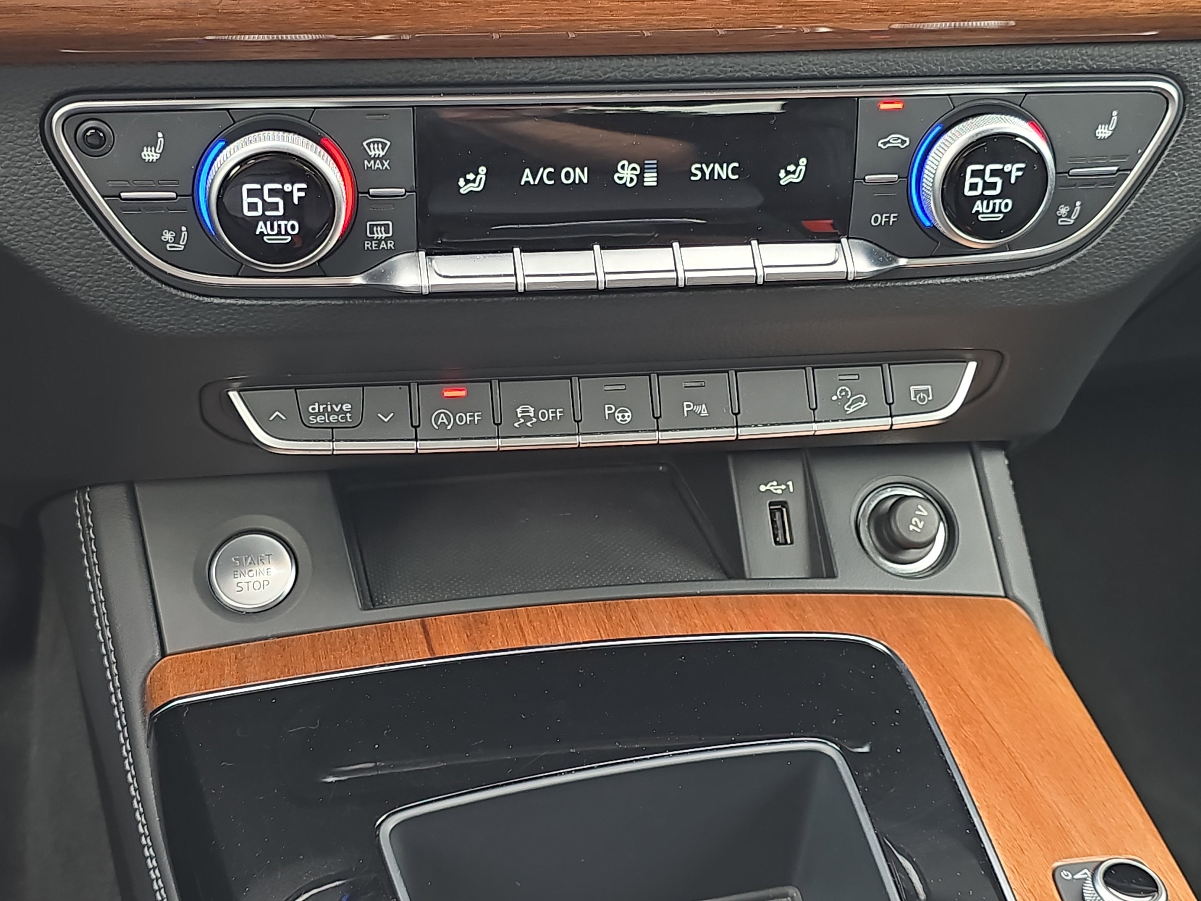 2022 Audi Q5 S line Prestige