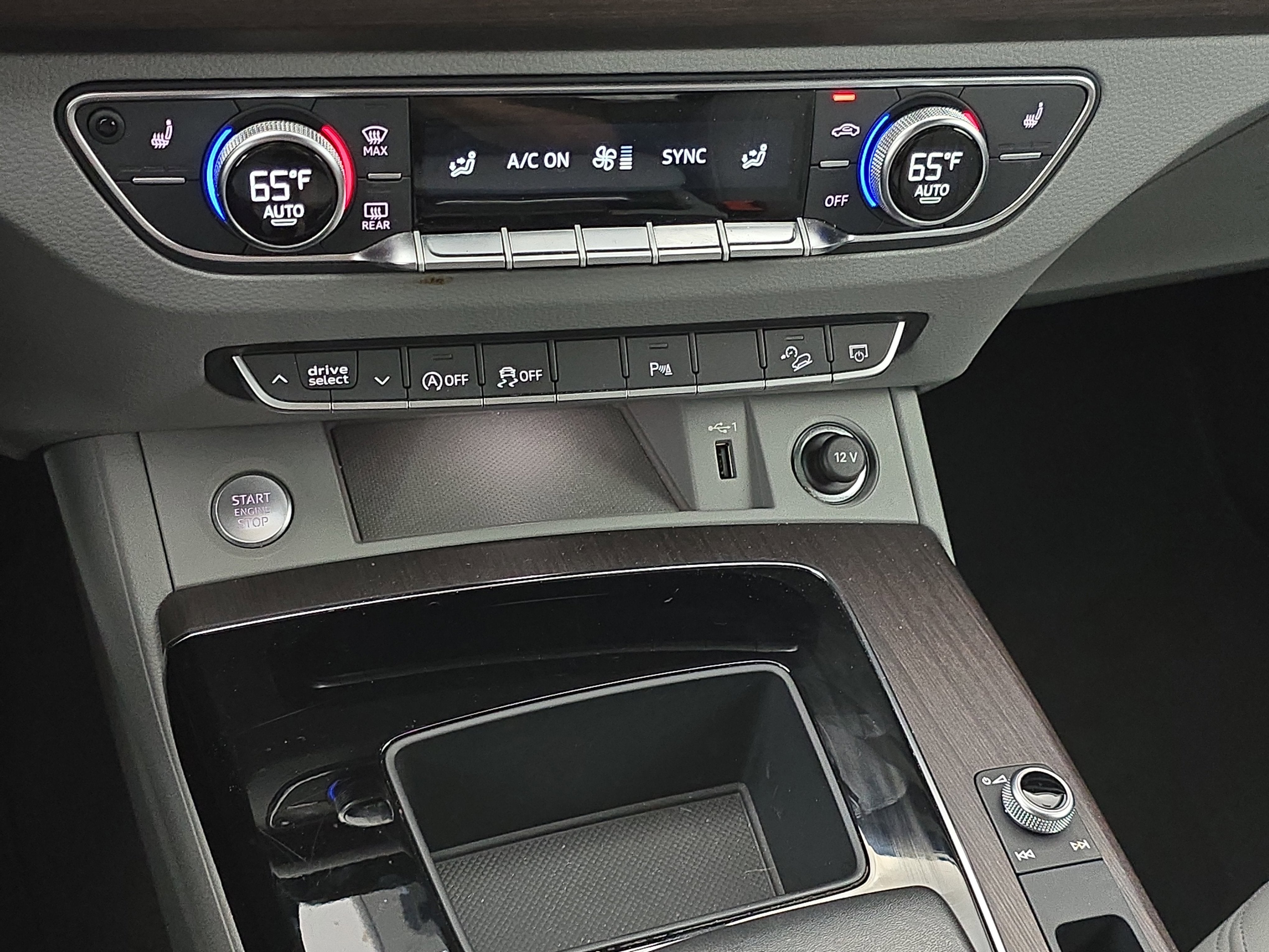 2022 Audi Q5 S line Premium