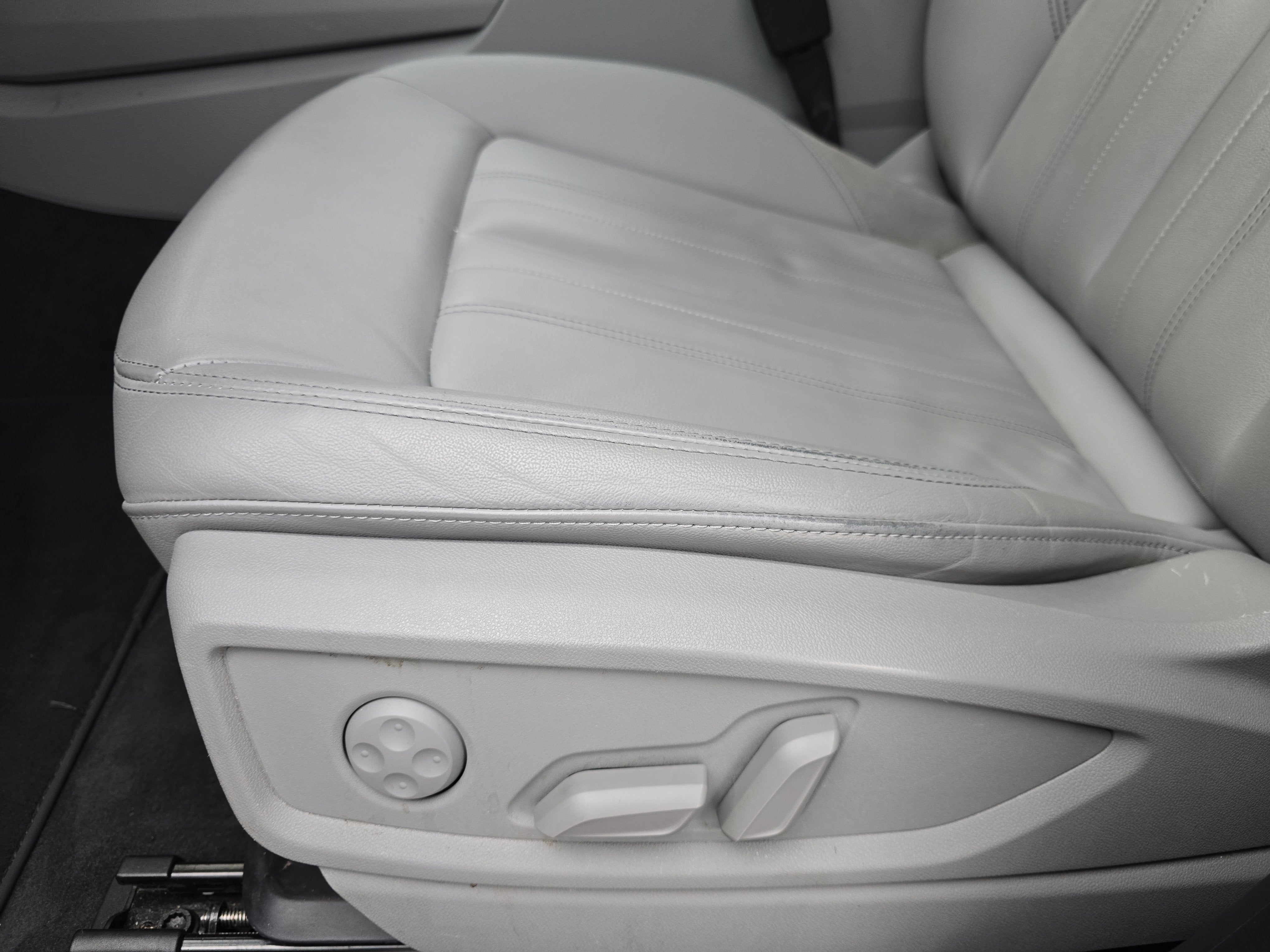 2022 Audi Q5 S line Premium