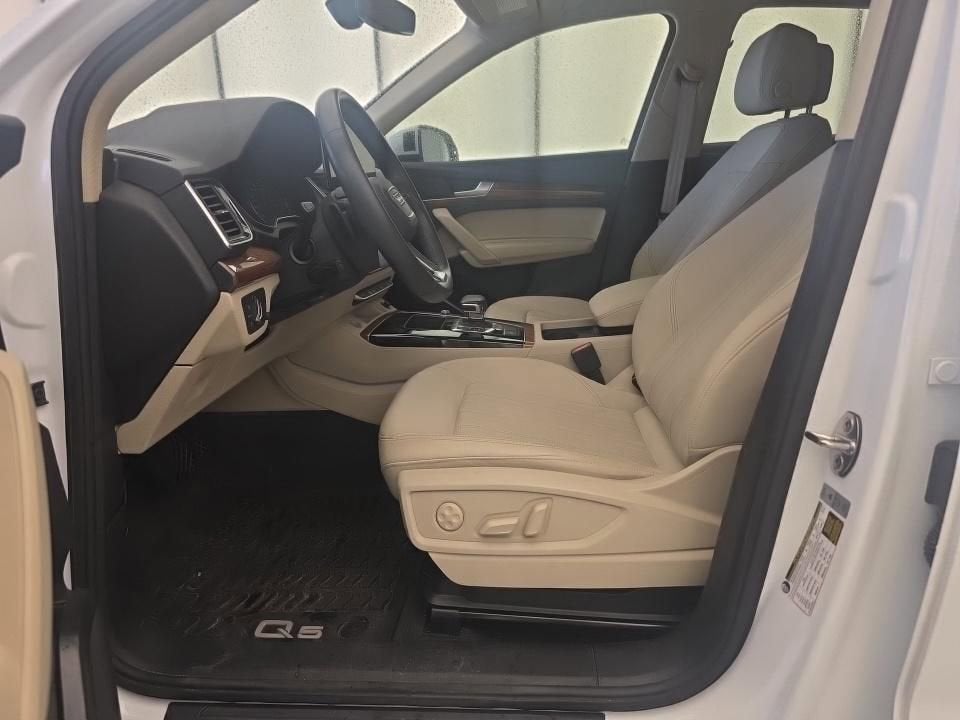 2023 Audi Q5 S line Premium